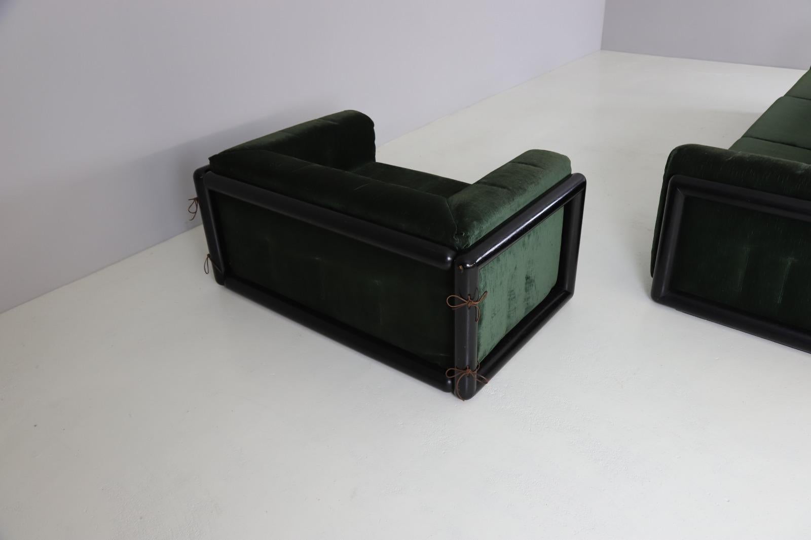 Pair of Carlo Scarpa 'Cornaro' Sofas in Dark Green Velvet Upholstery 5