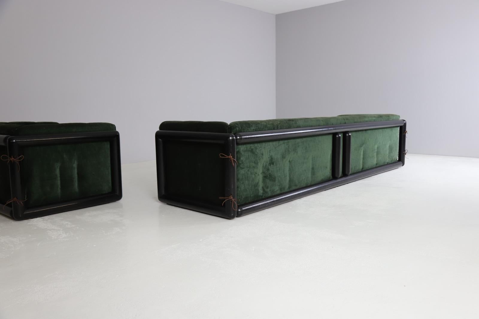 Pair of Carlo Scarpa 'Cornaro' Sofas in Dark Green Velvet Upholstery 6