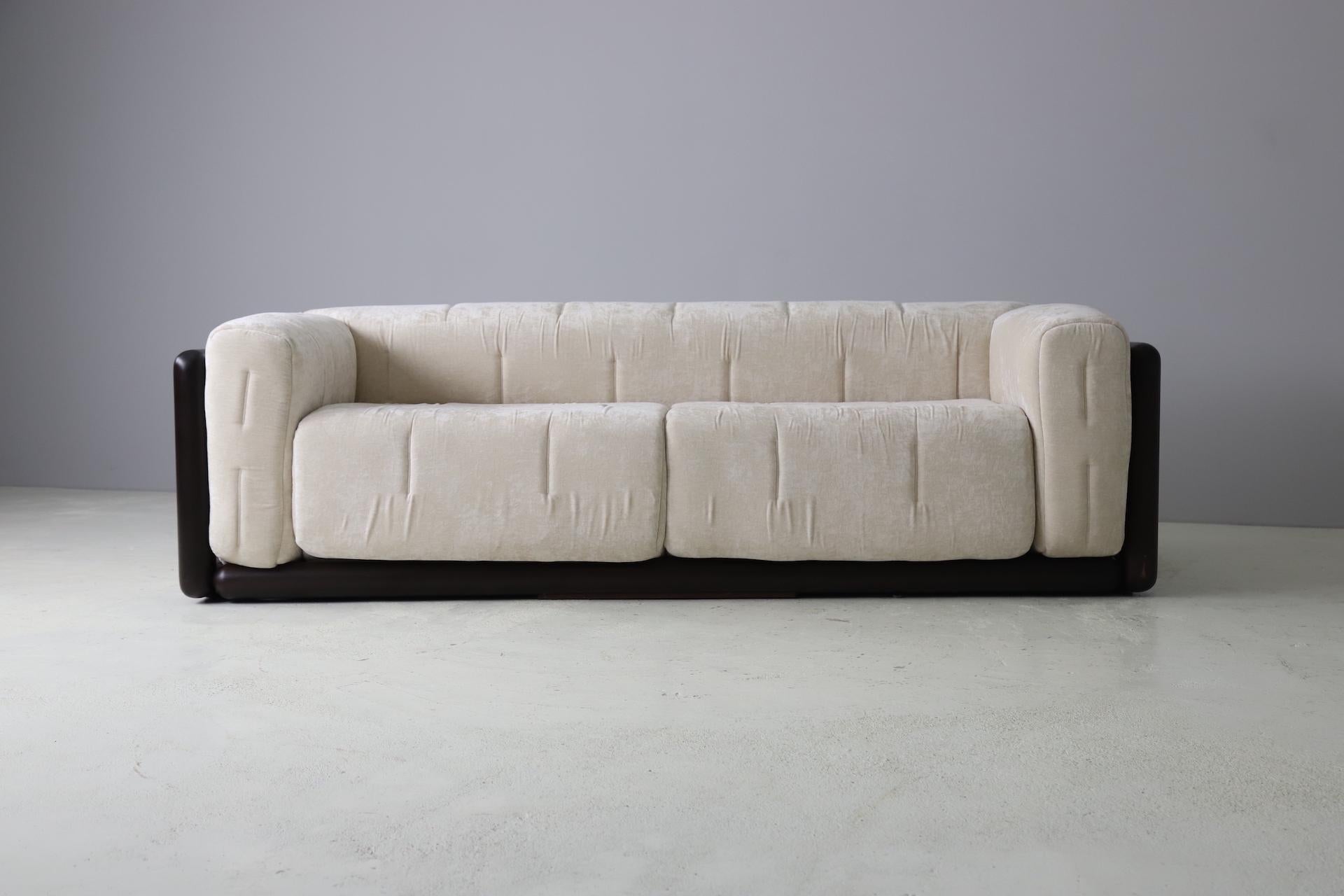 Mid-Century Modern Pair of Carlo Scarpa 'Cornaro' Sofas in Velvet Upholstery, Italy 1973