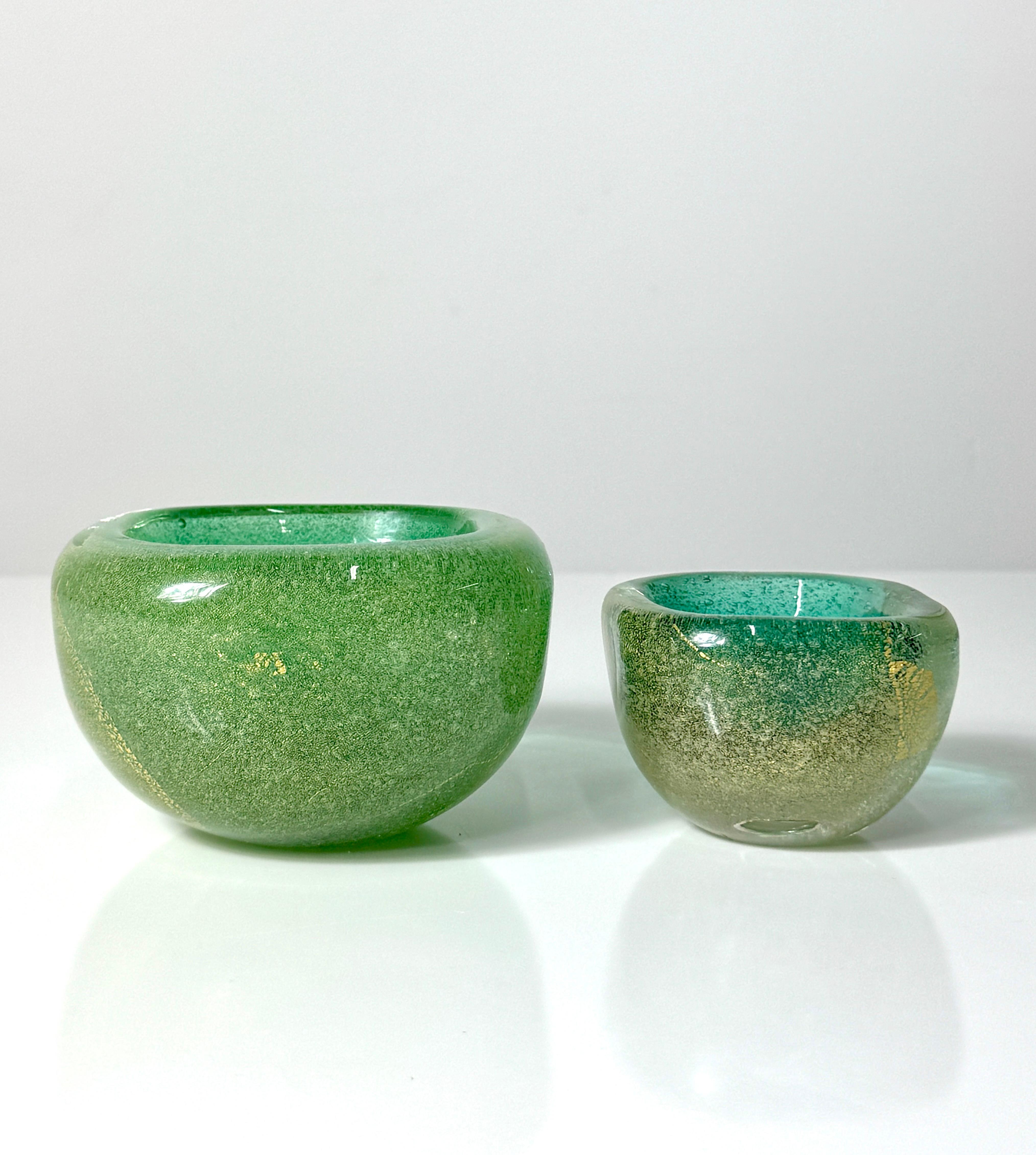 Pareja de cuencos de cristal verde Carlo Scarpa Sommerso Bollicine para Venini Italia Años 30 Italiano en venta