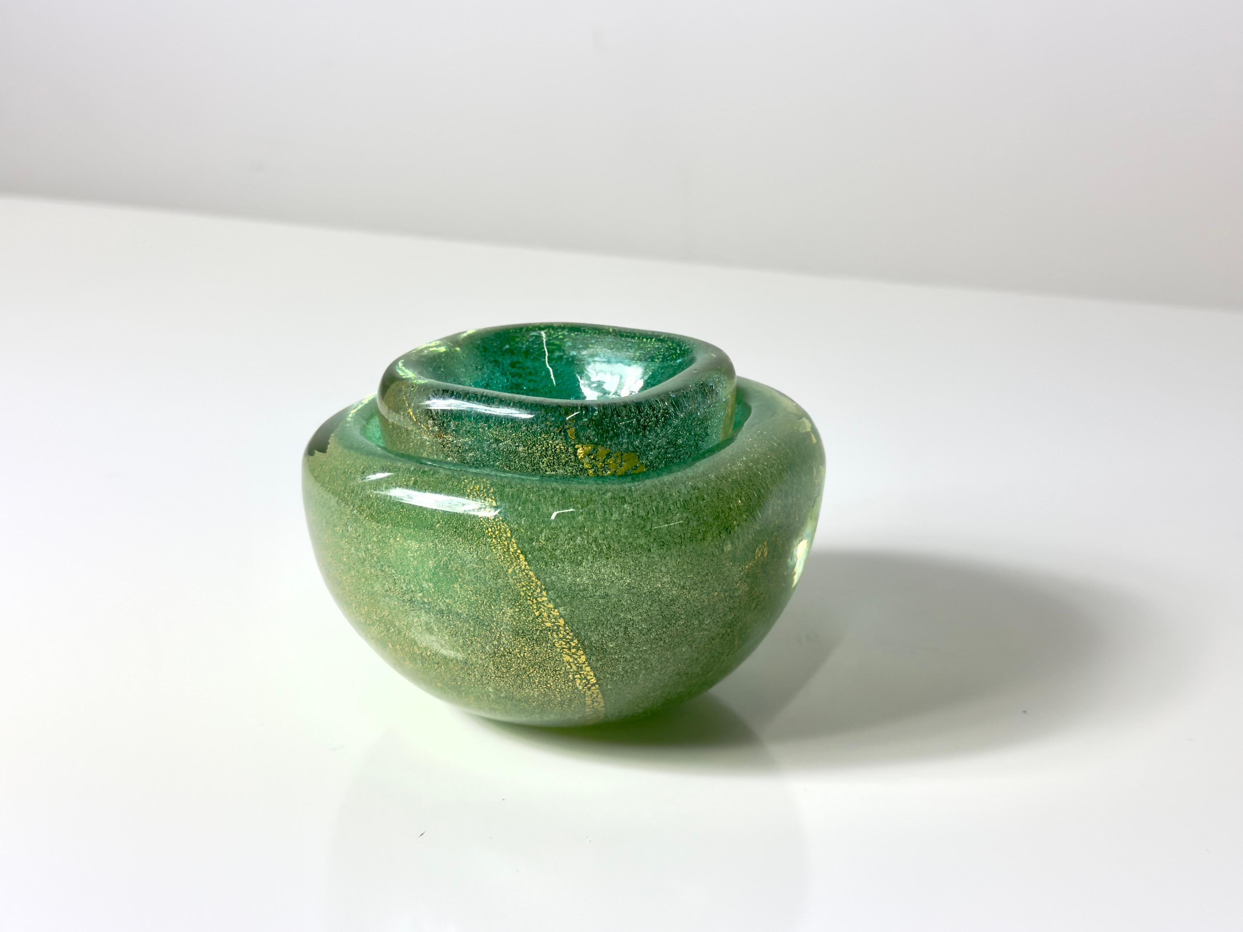 Pareja de cuencos de cristal verde Carlo Scarpa Sommerso Bollicine para Venini Italia Años 30 mediados del siglo XX en venta