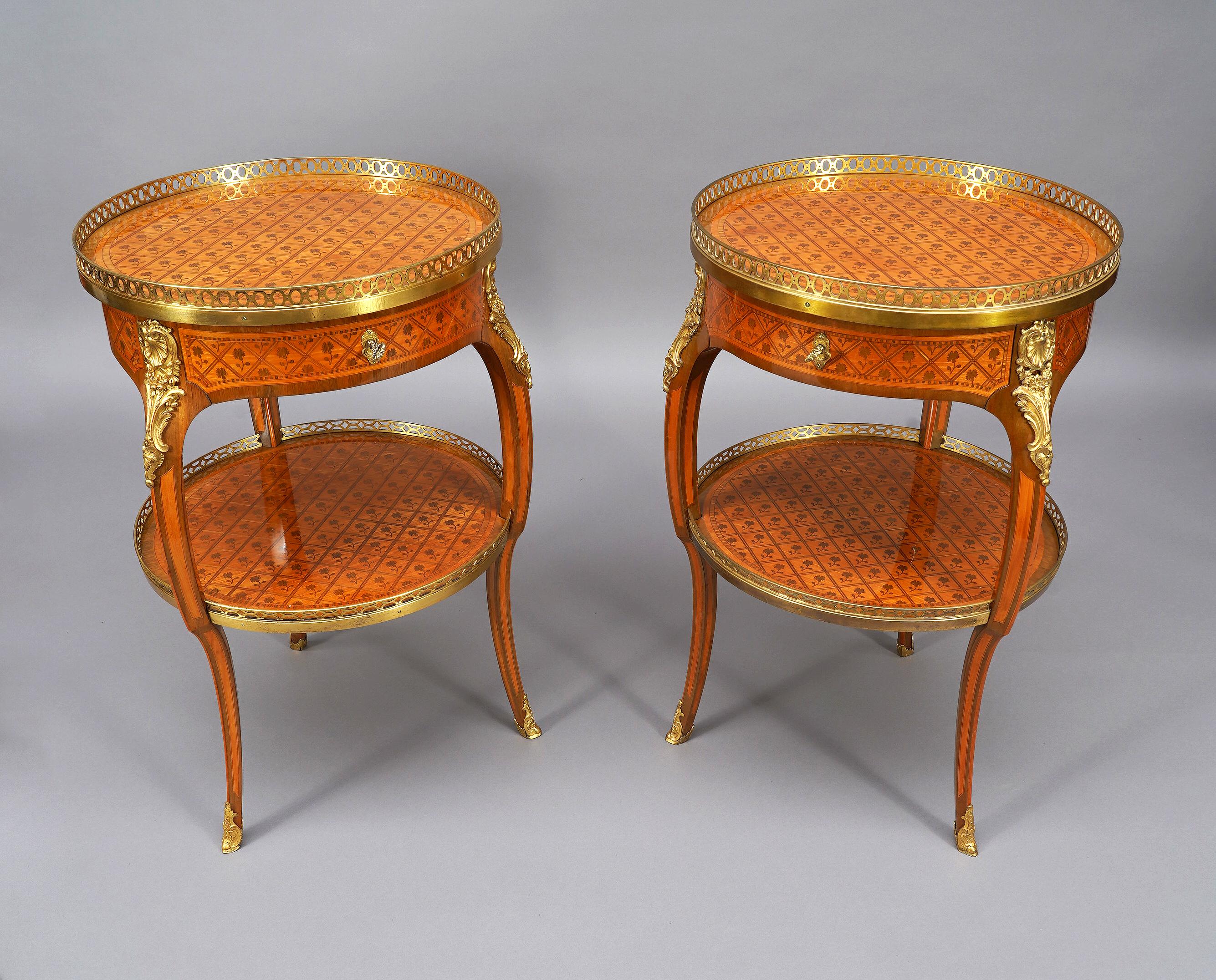 Français Paire de tables 