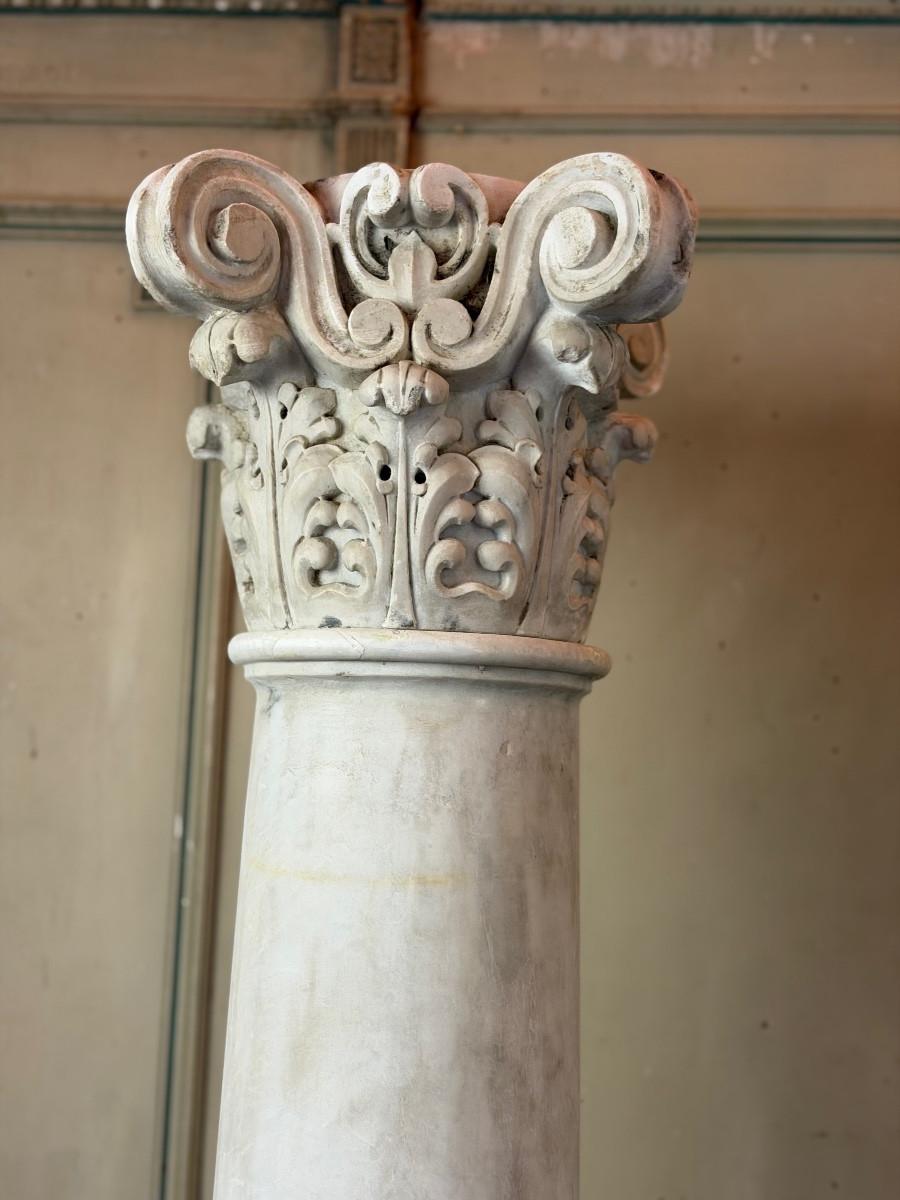 Italiano Coppia di colonne in marmo di Carrara, altezza 214 cm, circa 1880 in vendita