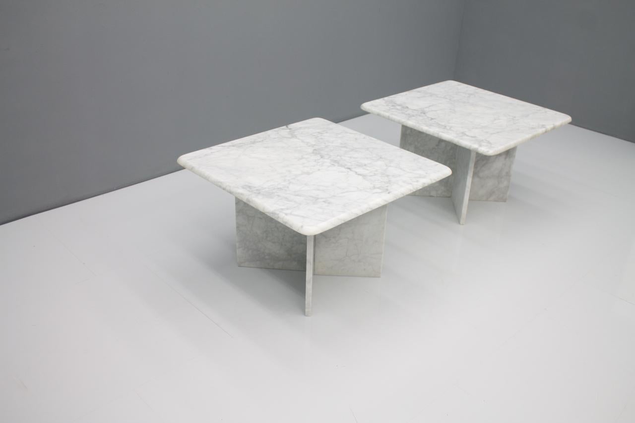 Mid-Century Modern Pair of Carrara Marble Side Tables, Italy 1970s For Sale