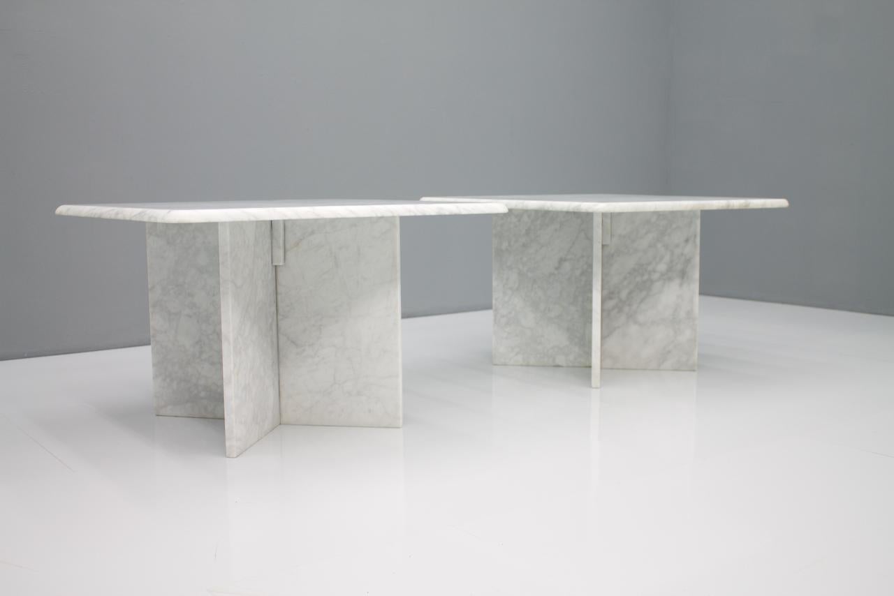 Pair of Carrara Marble Side Tables, Italy 1970s In Good Condition For Sale In Frankfurt / Dreieich, DE