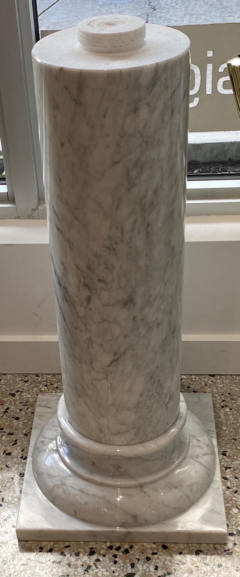 Pair of Carrara White Marble Urns on Stands For Sale 3