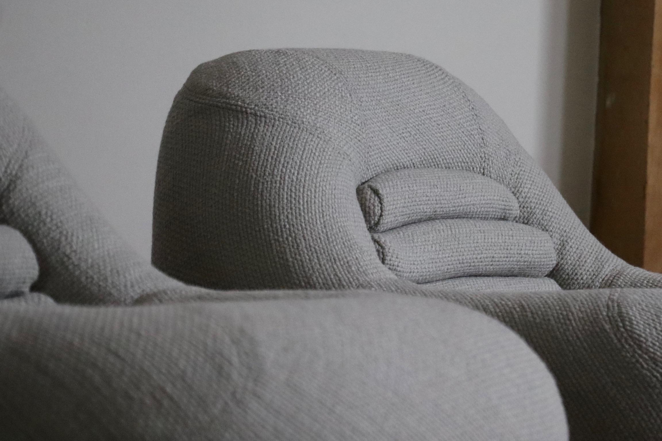 Stunning pair of Carrera Lounge chairs in a high quality textured wool fabric by De Pas, D’Urbino and Lomazzi for BBB Bonancina, Italy 196os.

An iconic chair with a chunky, eyecatching design, which ensures high comfort. The chairs have been