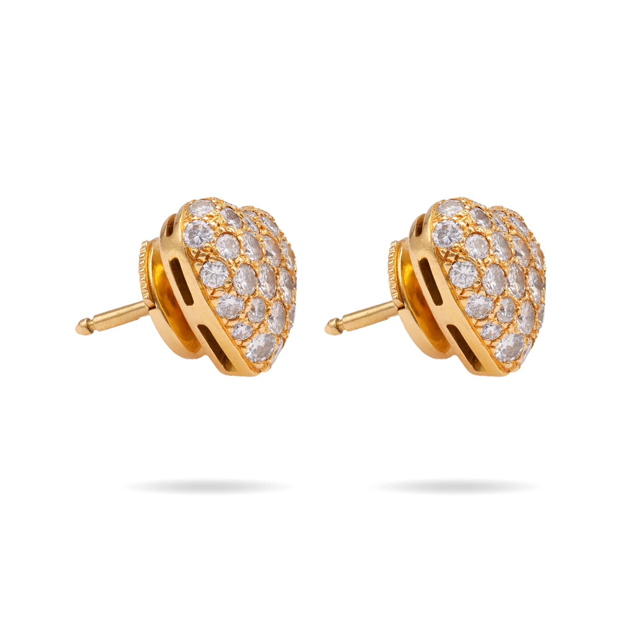 Pair of Cartier 1.20 Carat Total Weight Diamond 18k Gold Heart Stud Earrings In Excellent Condition For Sale In Beverly Hills, CA