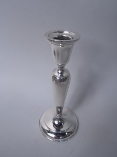 Par de candelabros «Traditional Colonial» de Cartier, de plata de ley