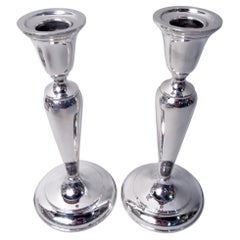 Par de candelabros «Traditional Colonial» de Cartier, de plata de ley