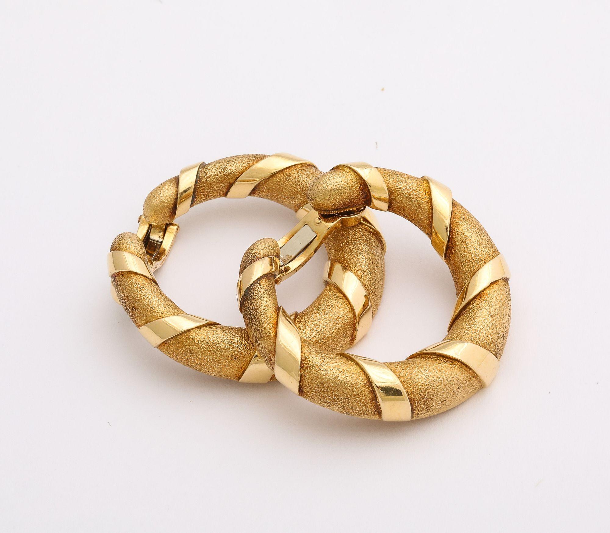 Paar Vintage Cartier Paris zweifarbige Gold-Creolen-Ohrringe im Vintage-Stil im Angebot 12