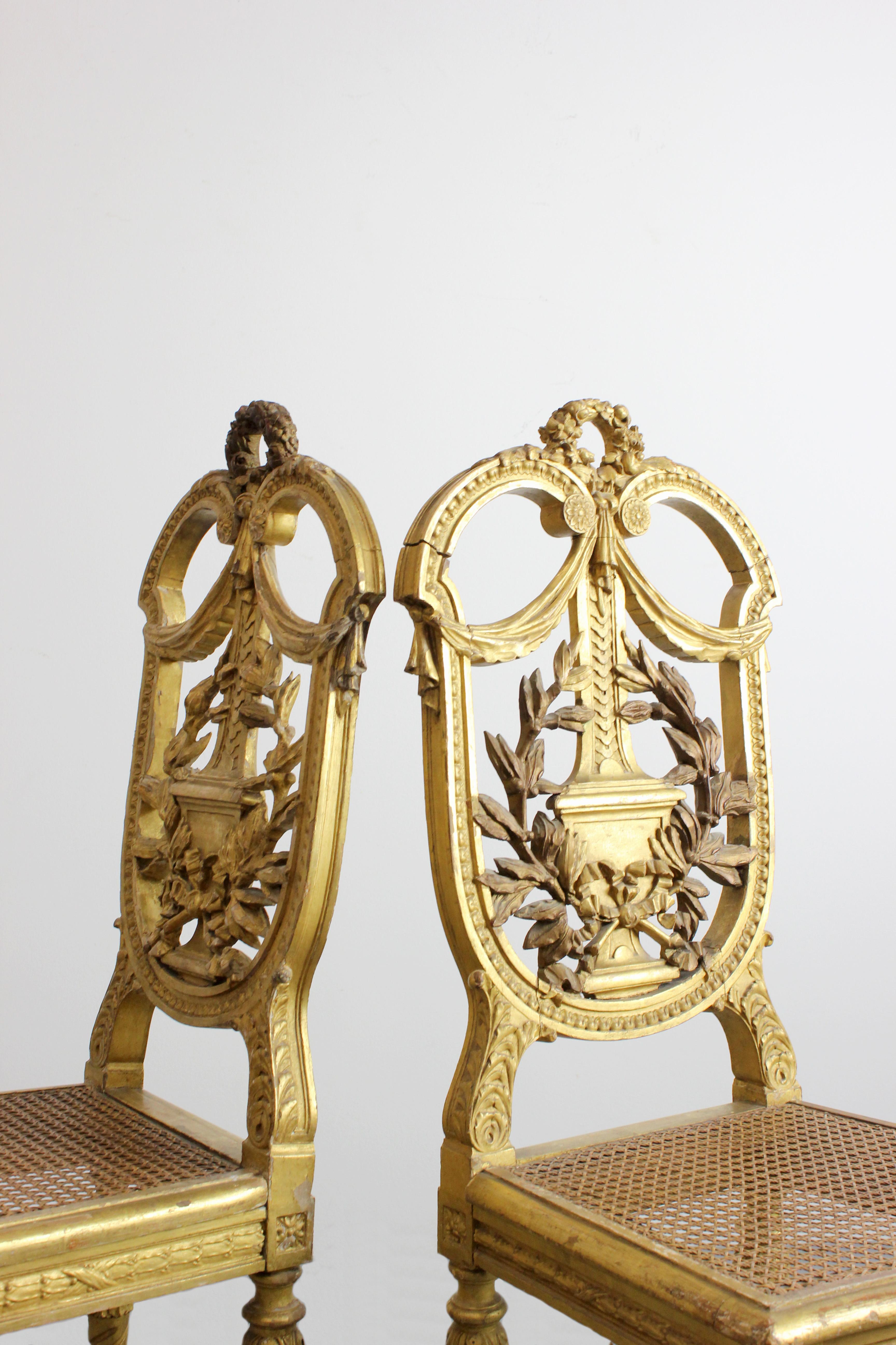 Pair of carved and gilded wooden chairs with lattice seat - Louis XVI - In Good Condition For Sale In Madrid, España