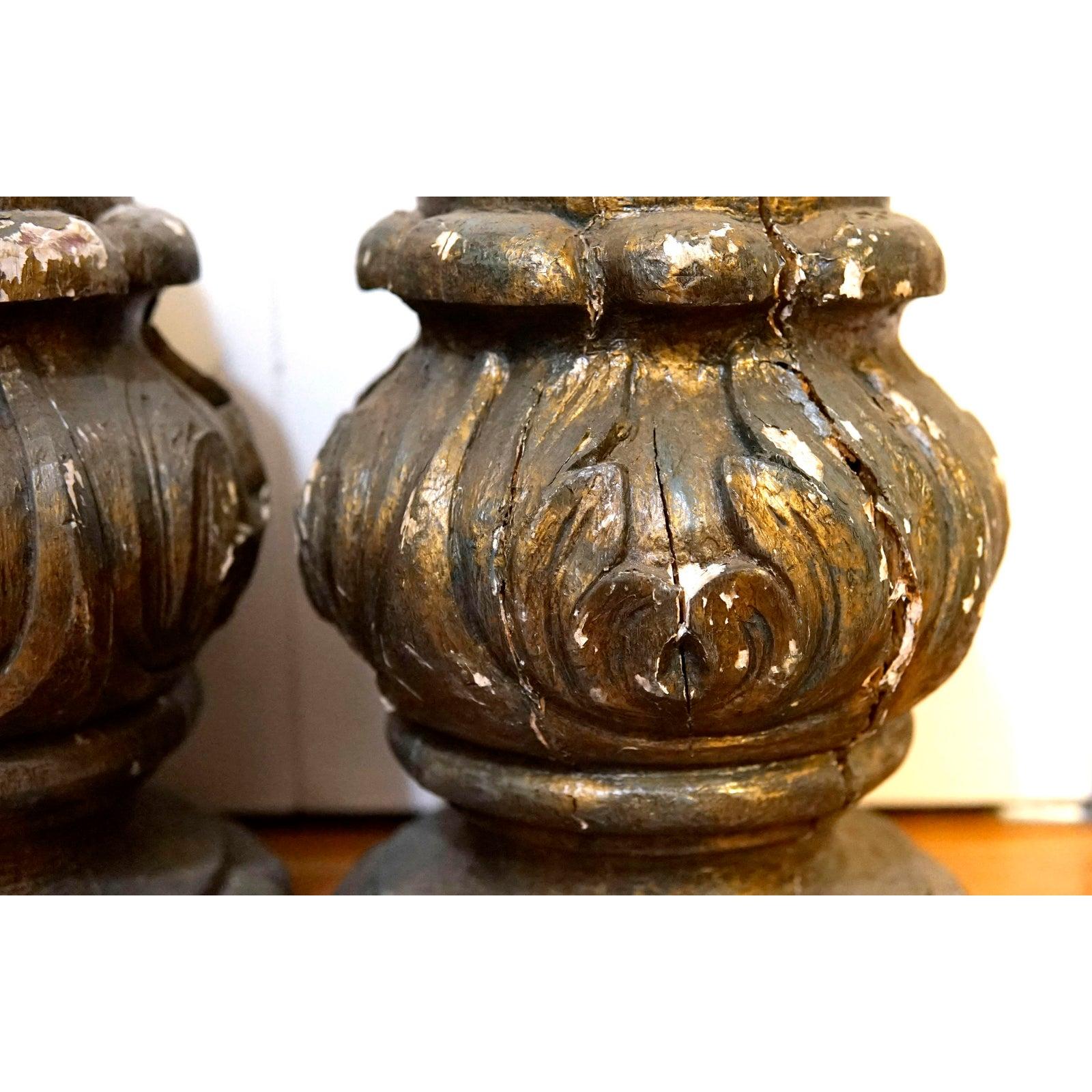 Pair of Carved and Giltwood Italian Architectural Finials For Sale 7