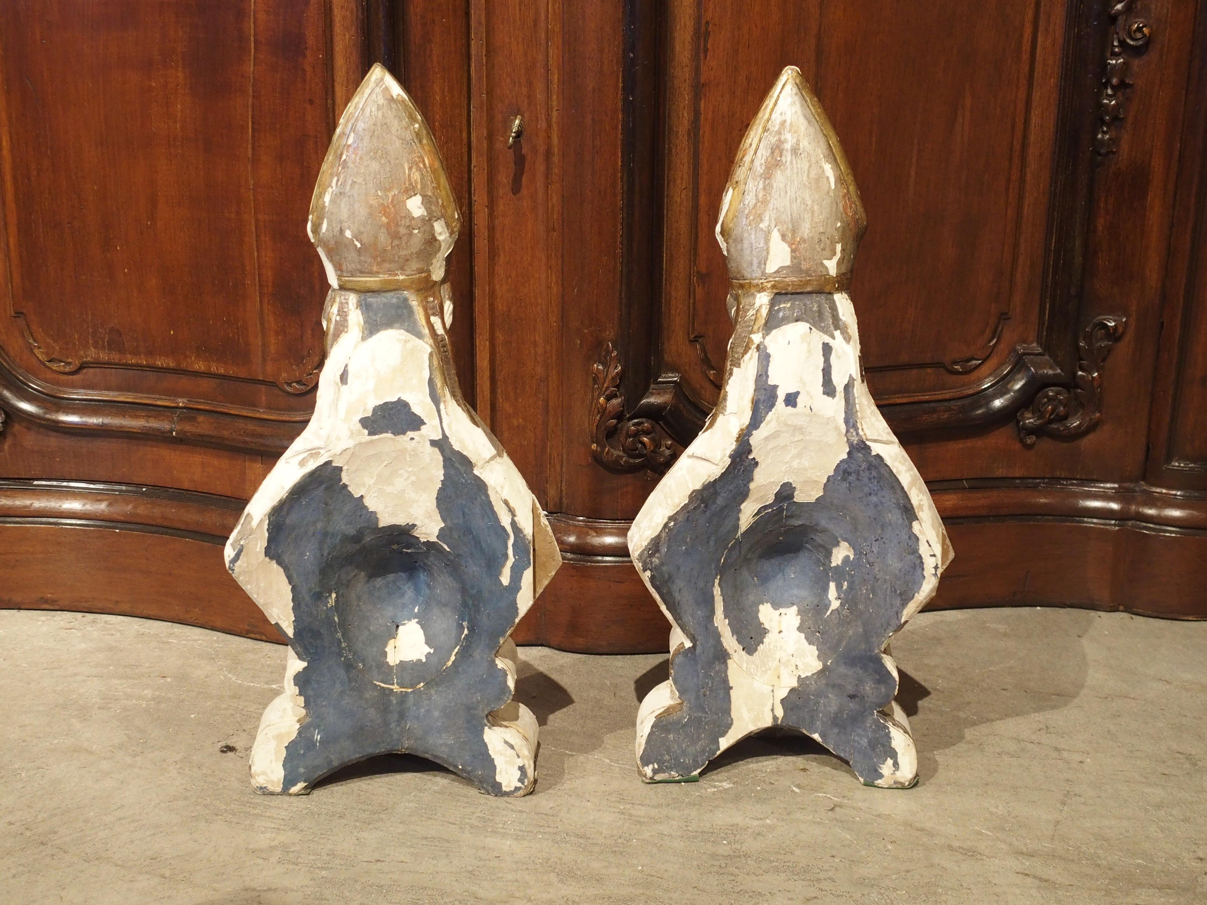 18th Century and Earlier Pair of Carved and Parcel Silvered 17th Century Bishops, Lazio Italy