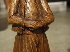 Paar geschnitzte antike bretonische Figuren:: Bretagne Frankreich:: frühe 1900er Jahre