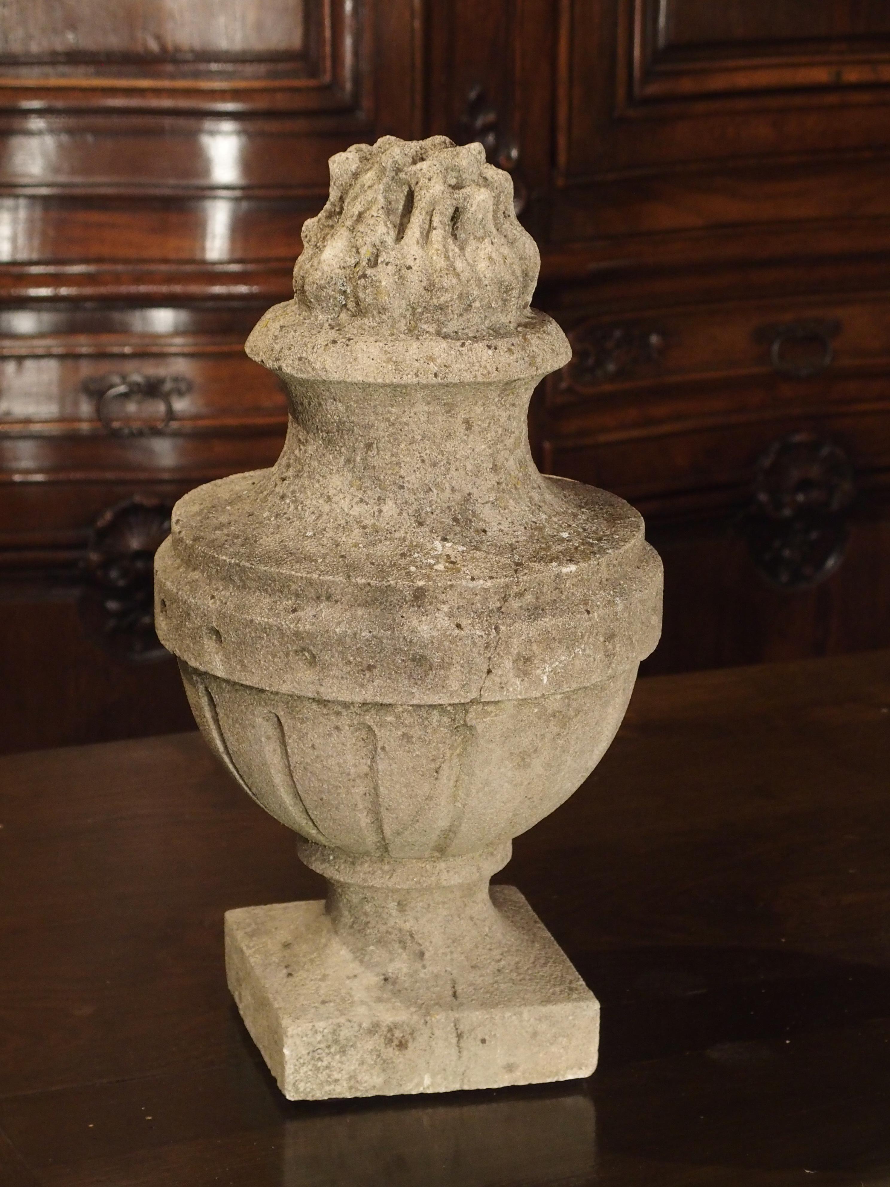 Pair of Carved Antique Limestone Pots a Feu from France, 19th Century 7