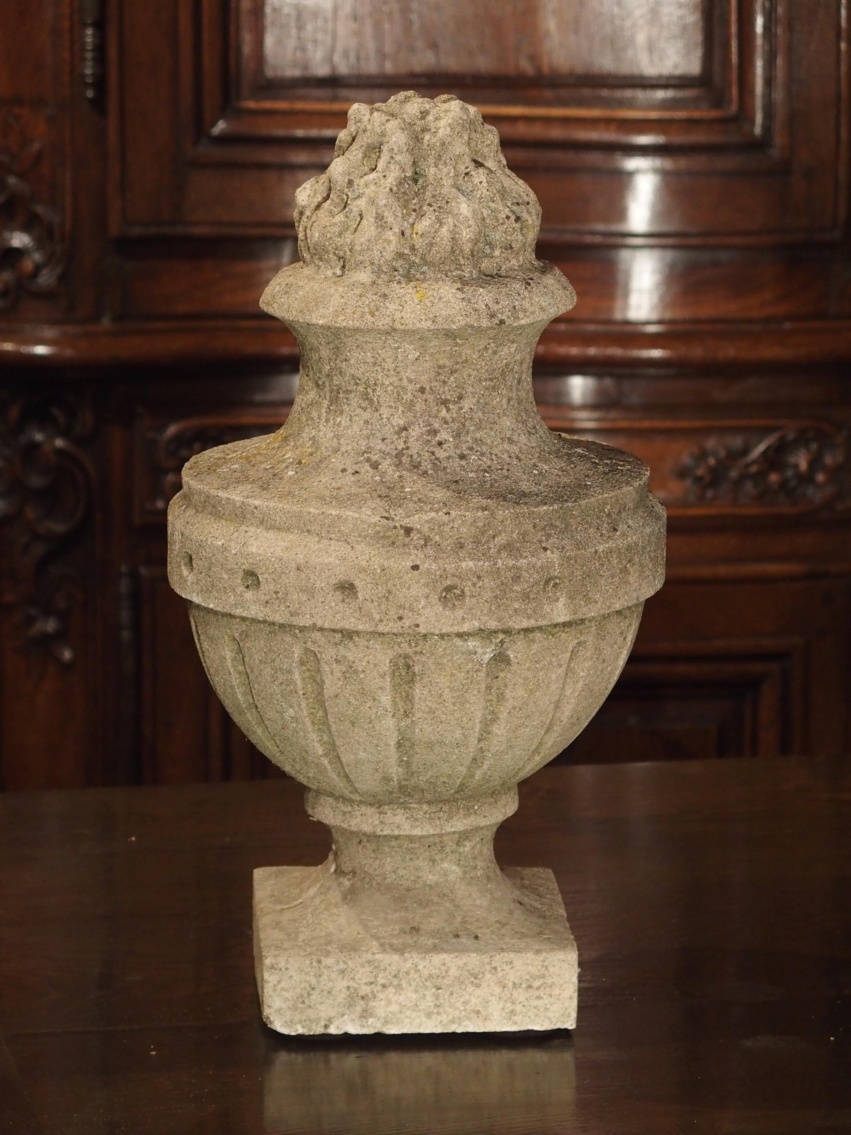 Pair of Carved Antique Limestone Pots a Feu from France, 19th Century In Good Condition In Dallas, TX