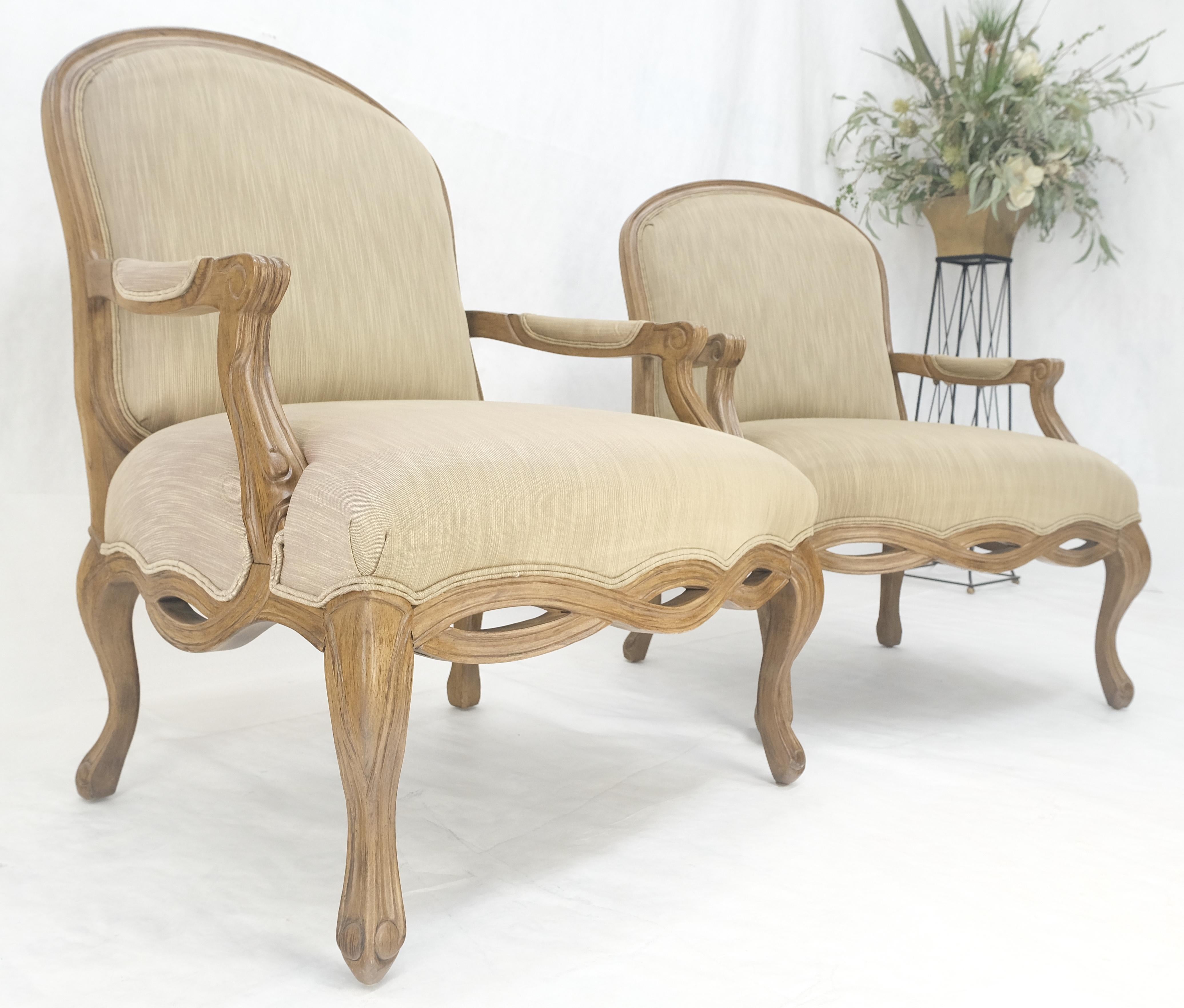 Coppia di sedie da salotto con bracci intagliati di Bernhardt in stile Regency MINT in vendita 6