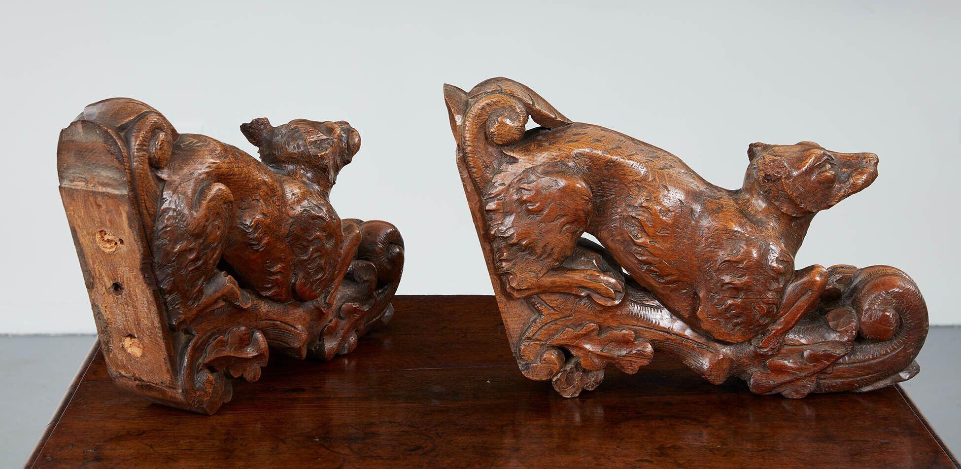 English Pair of Carved Arts & Crafts Fox Brackets For Sale