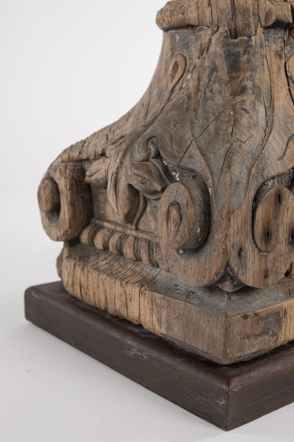 Italian Pair of Carved Capital Table Lamps For Sale