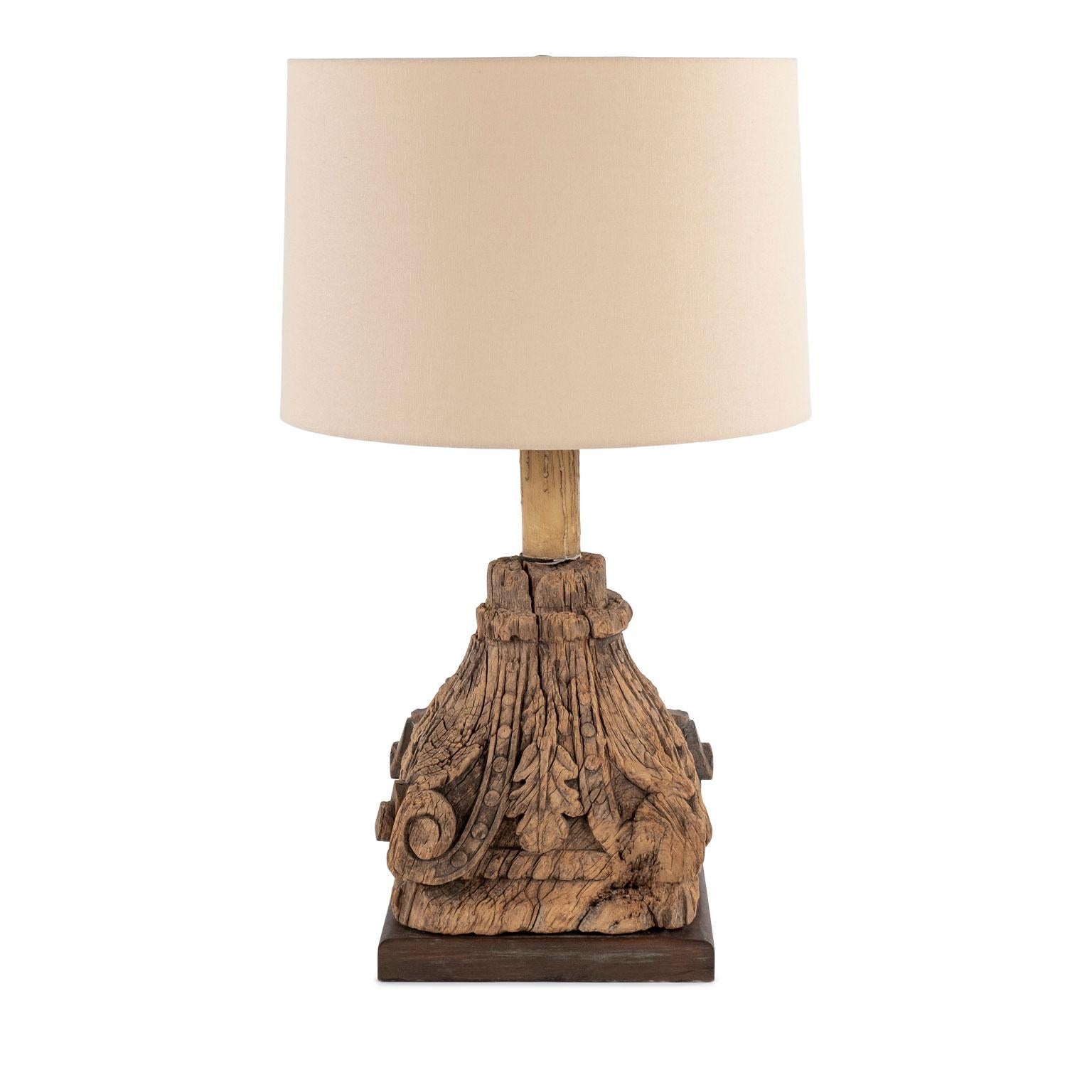 Hand-Carved Pair of Carved Capital Table Lamps For Sale