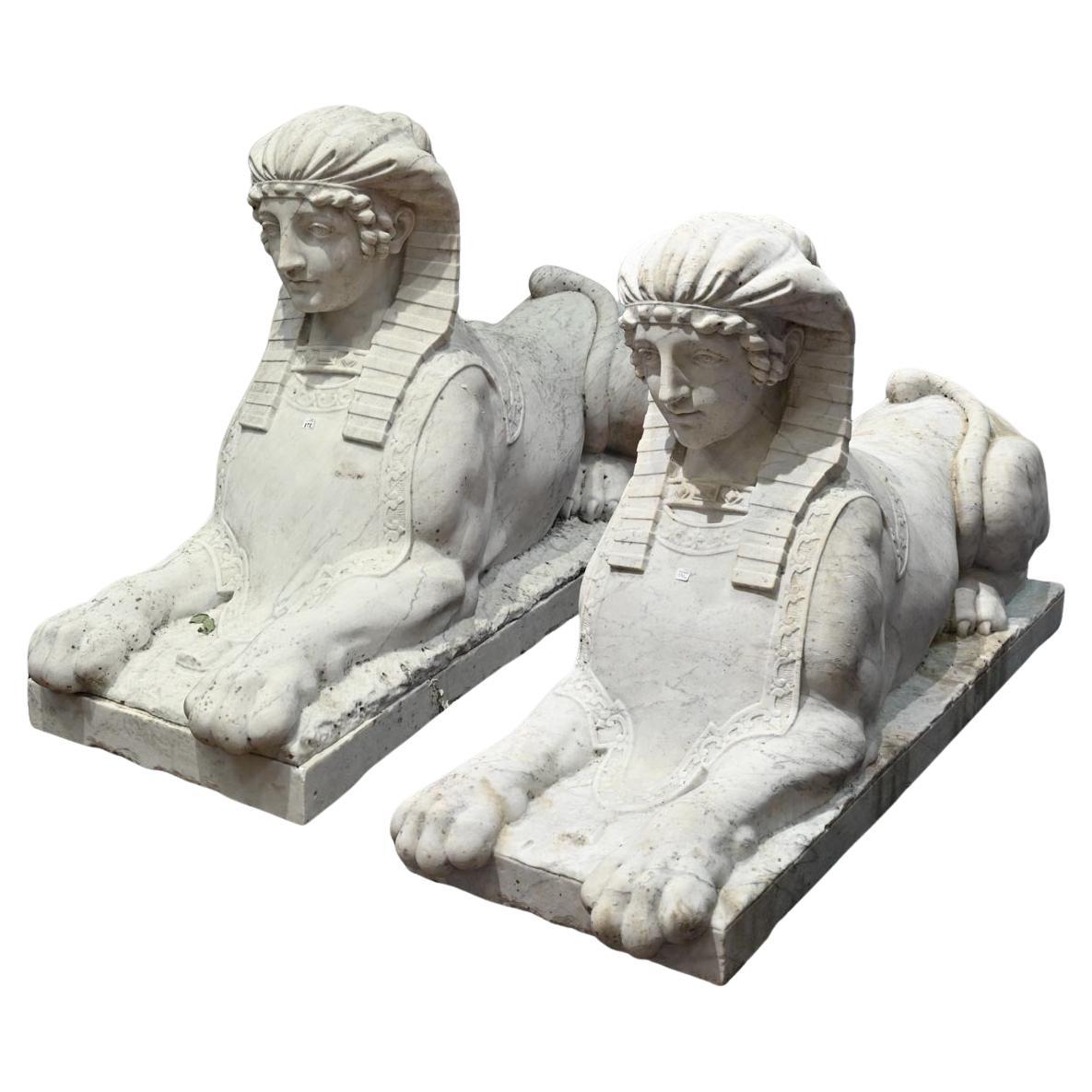Paar Sphinxe aus Carrara-Marmor