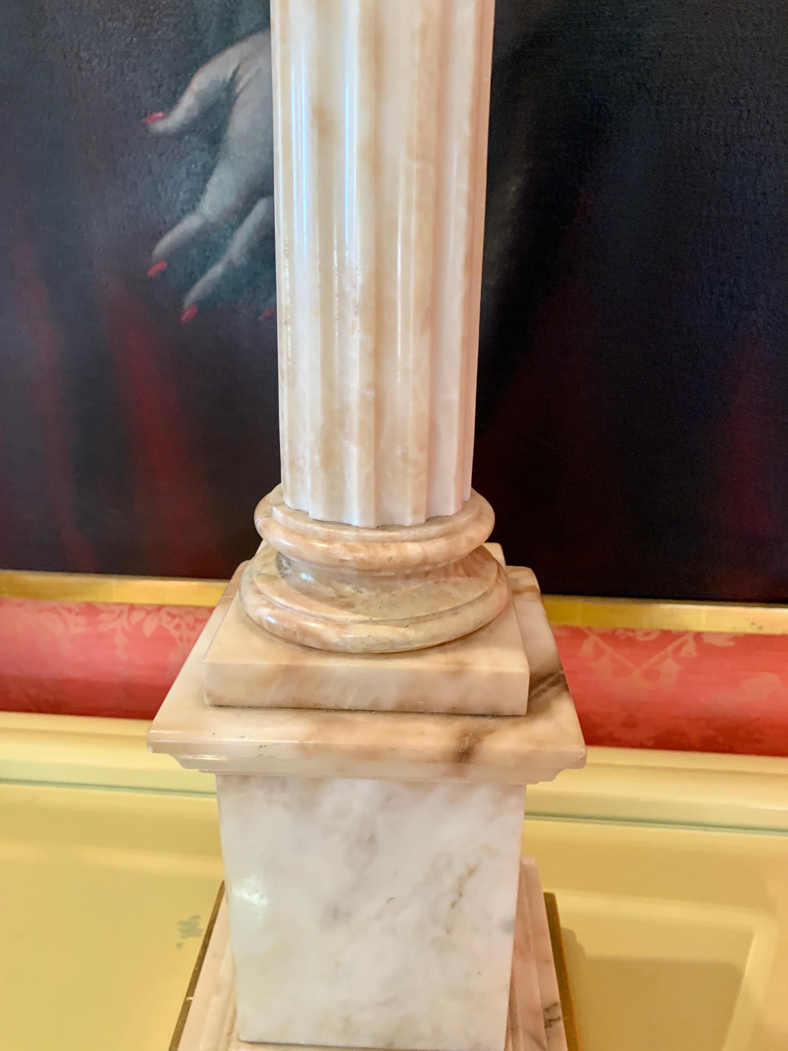 Pair of Carved Column Marble Alabaster Lamps with Gilt Bases and Silk Shades For Sale 3