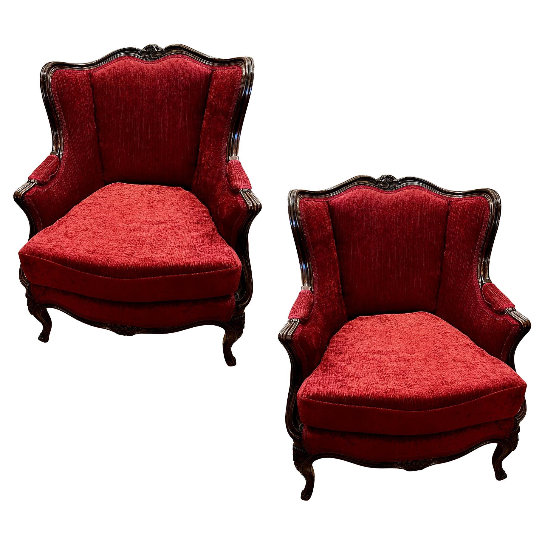 Paar geschnitzte französische Stühle