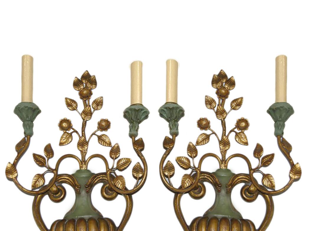 Mid-20th Century Set of 4 Carved and Giltwood Sconces For Sale