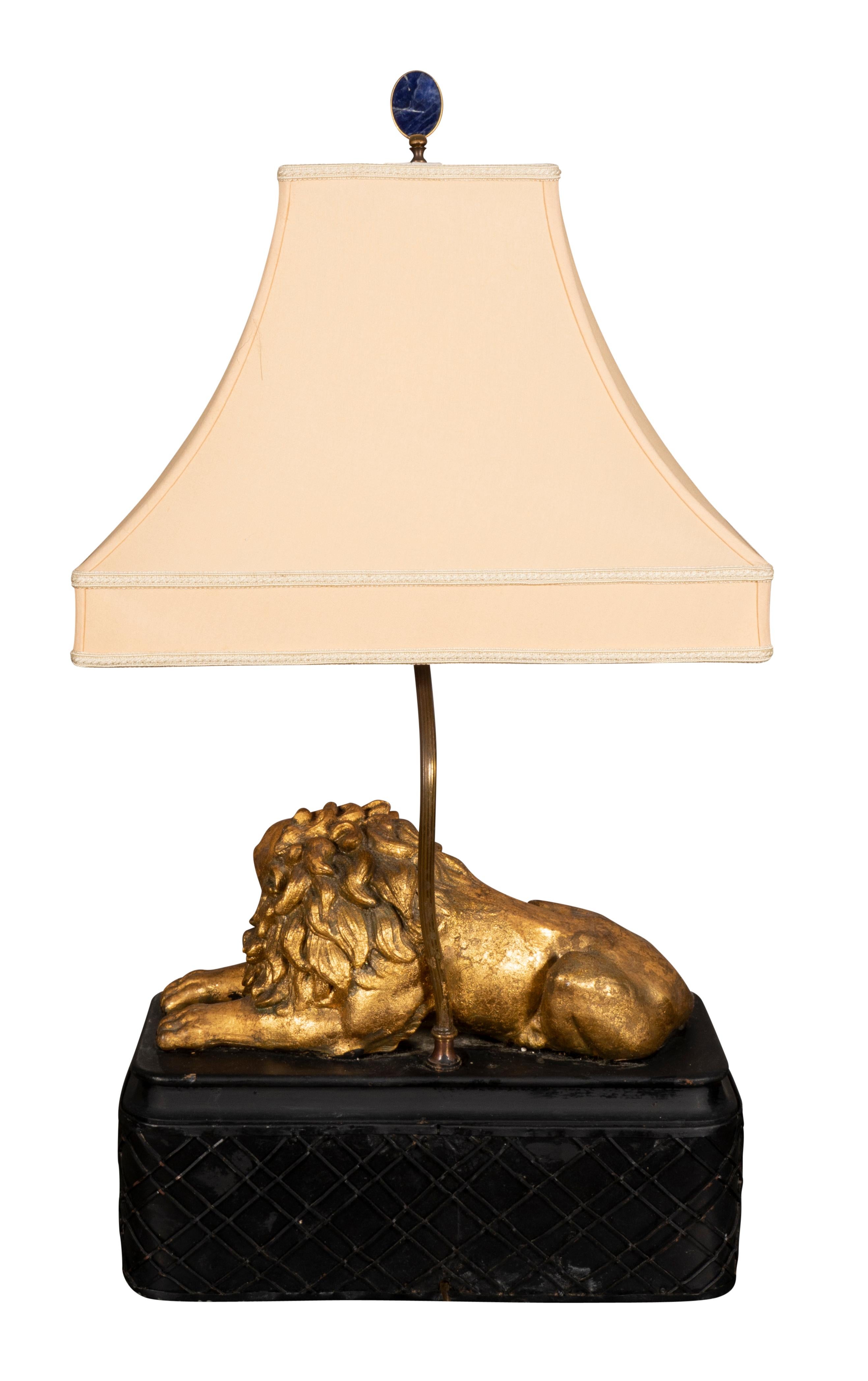 Pair of Carved Giltwood Lion Table Lamps 5