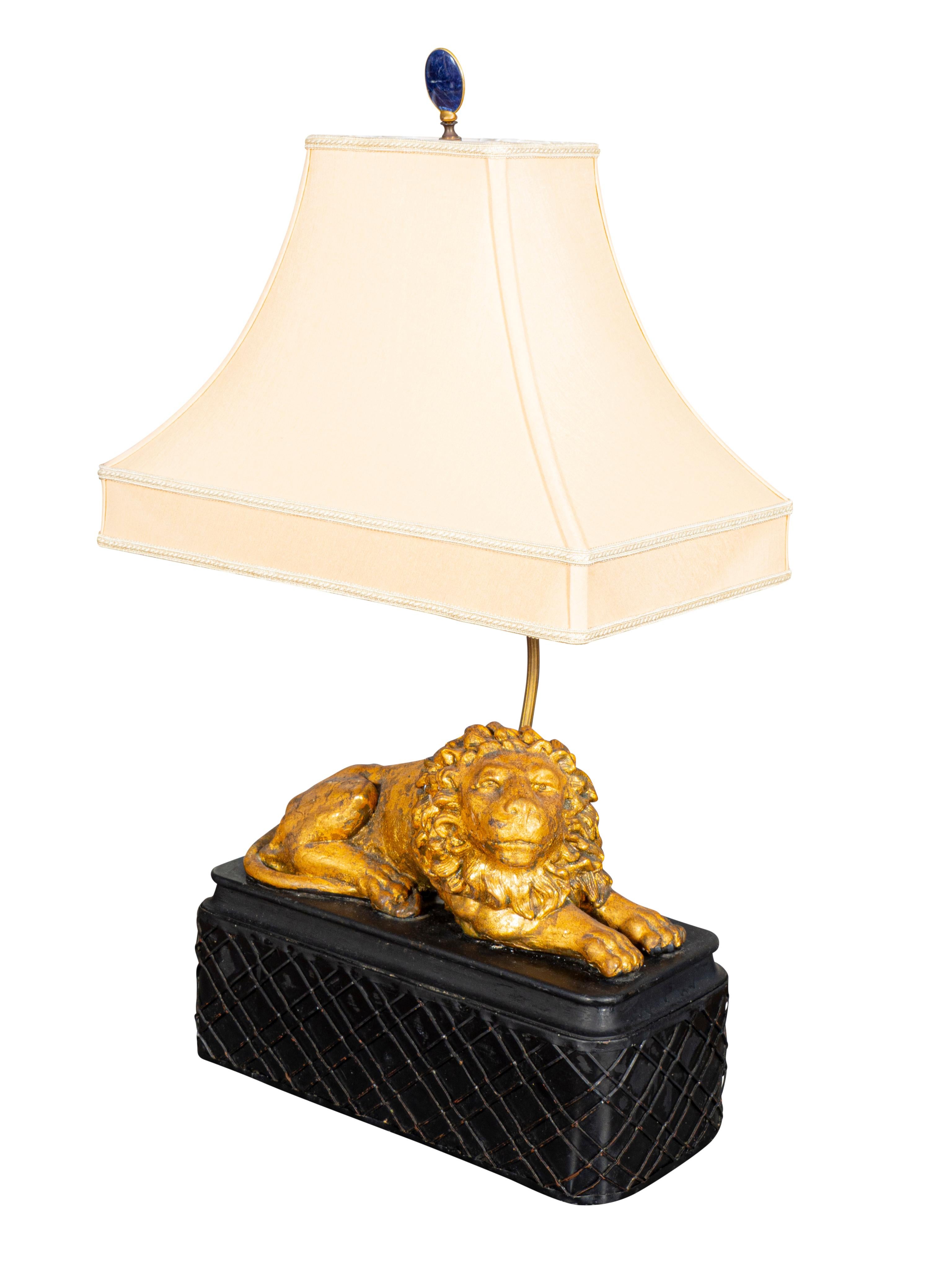 Pair of Carved Giltwood Lion Table Lamps 7