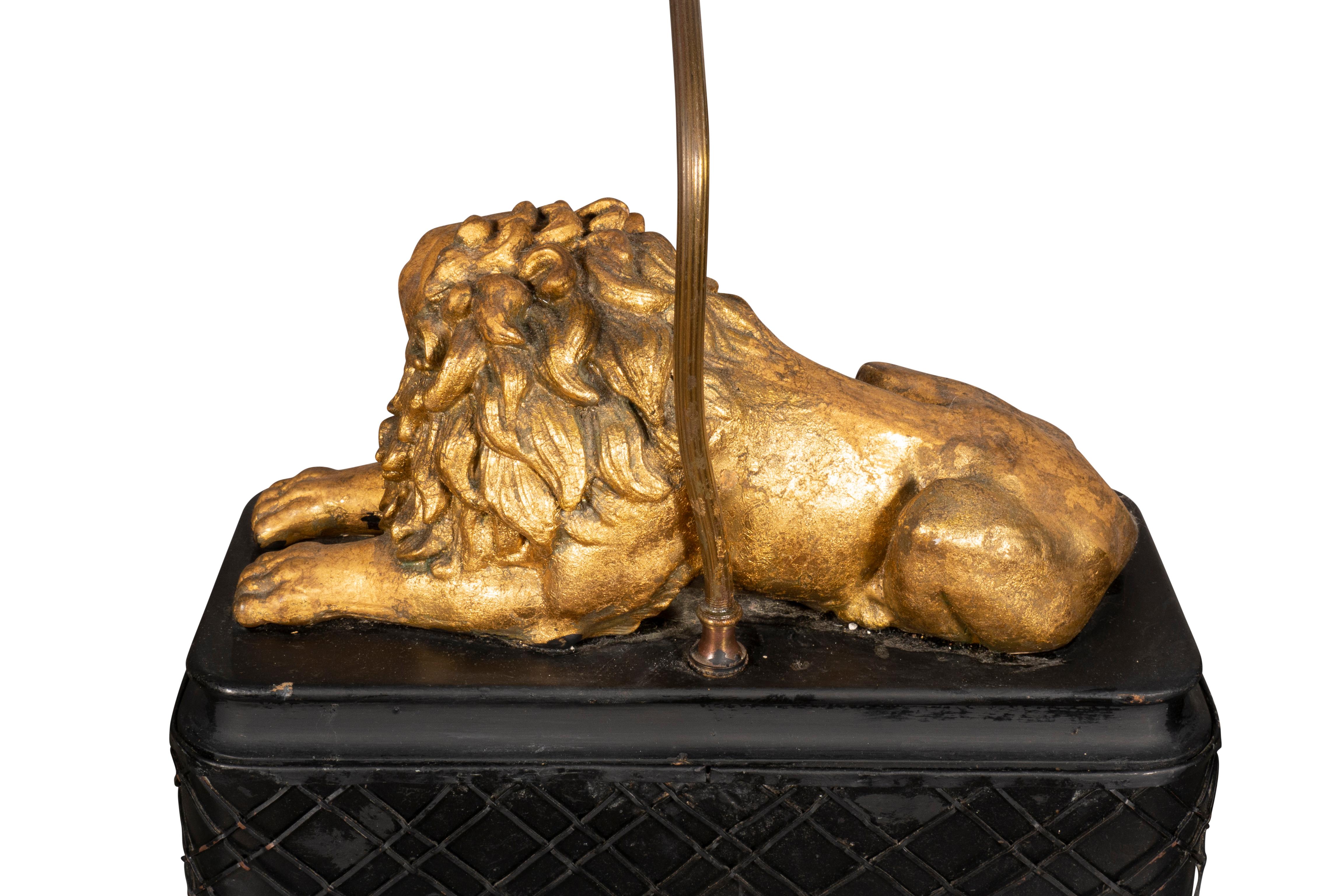 Pair of Carved Giltwood Lion Table Lamps 11