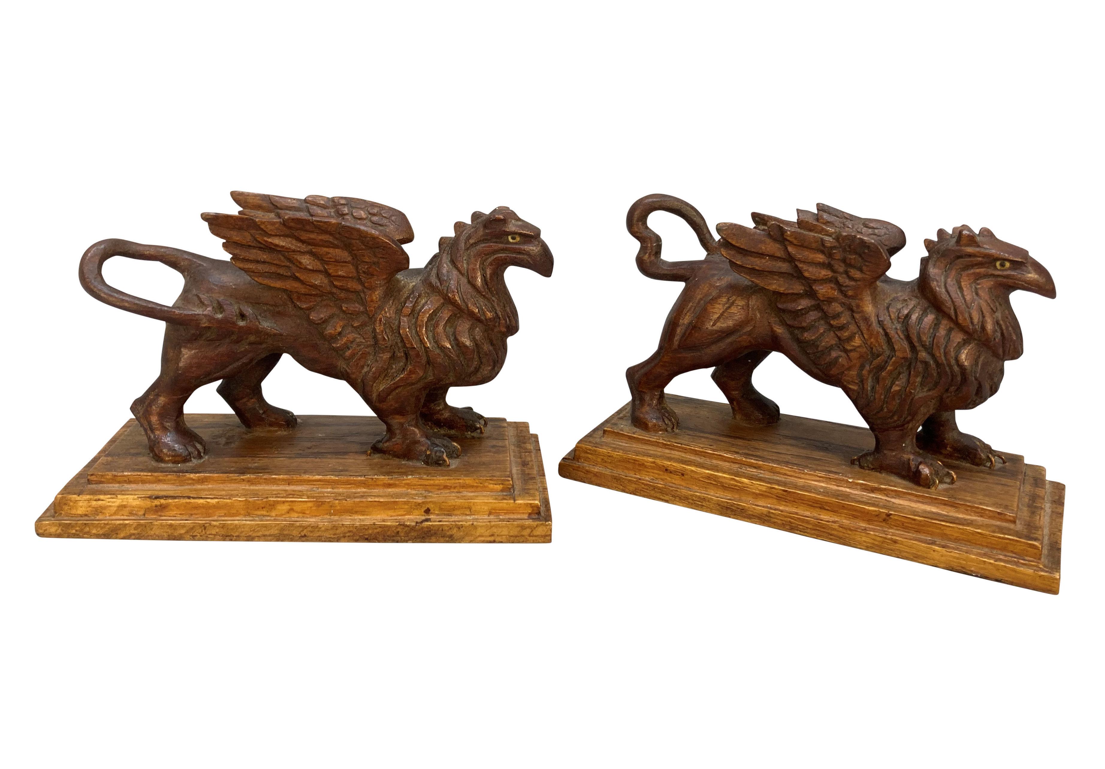 Pair Of Carved Griffins On Plinths en Bueno estado para la venta en Kent, Dover