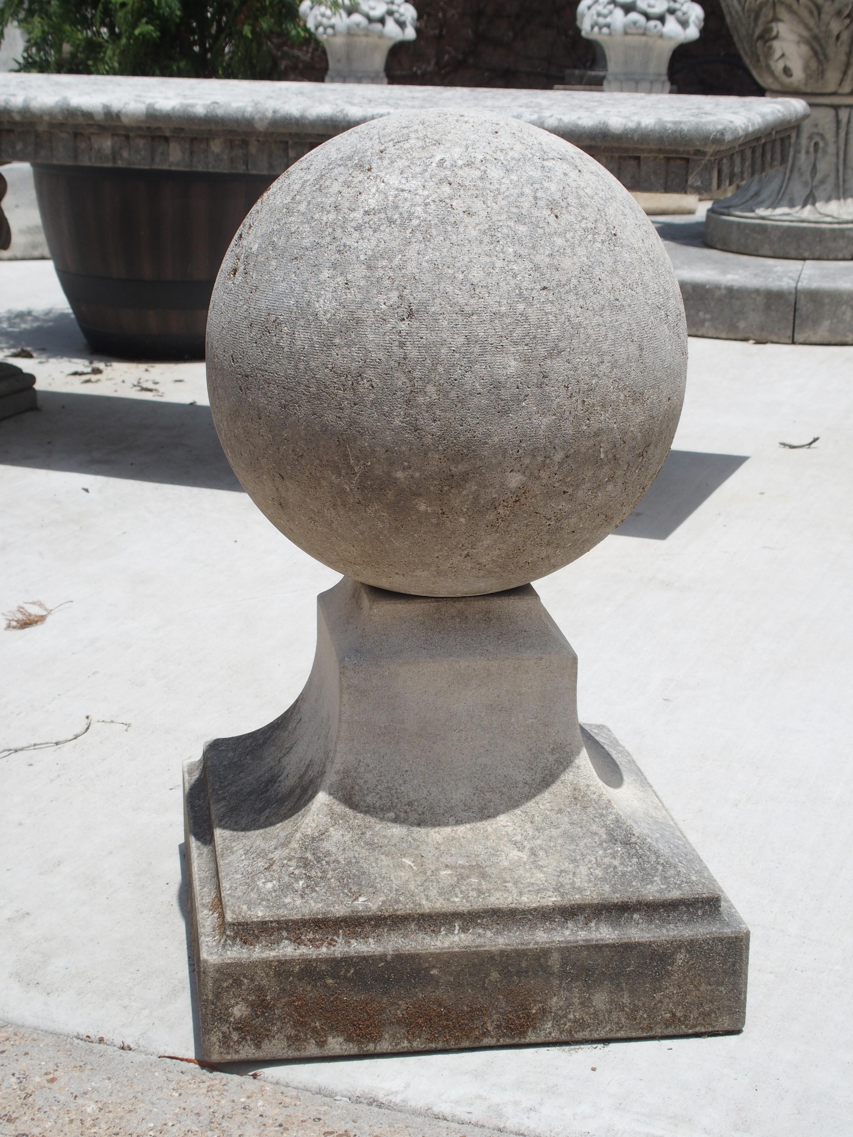 Pair of Carved Limestone Ball Finials from Italy In Good Condition In Dallas, TX