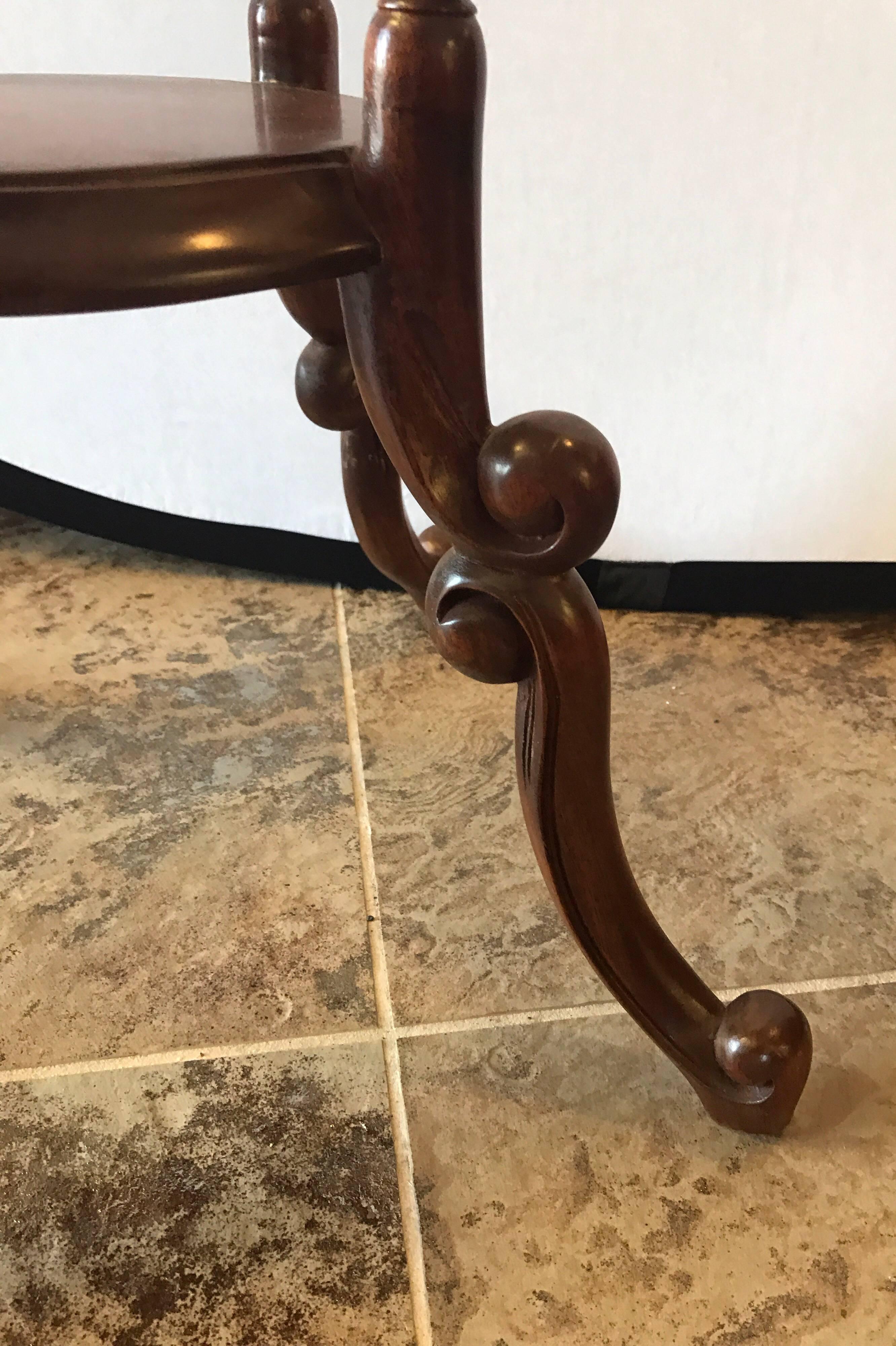 Pair of Carved Mahogany Plant Pedestal Stands Display Columns Torchieres In Excellent Condition In West Hartford, CT