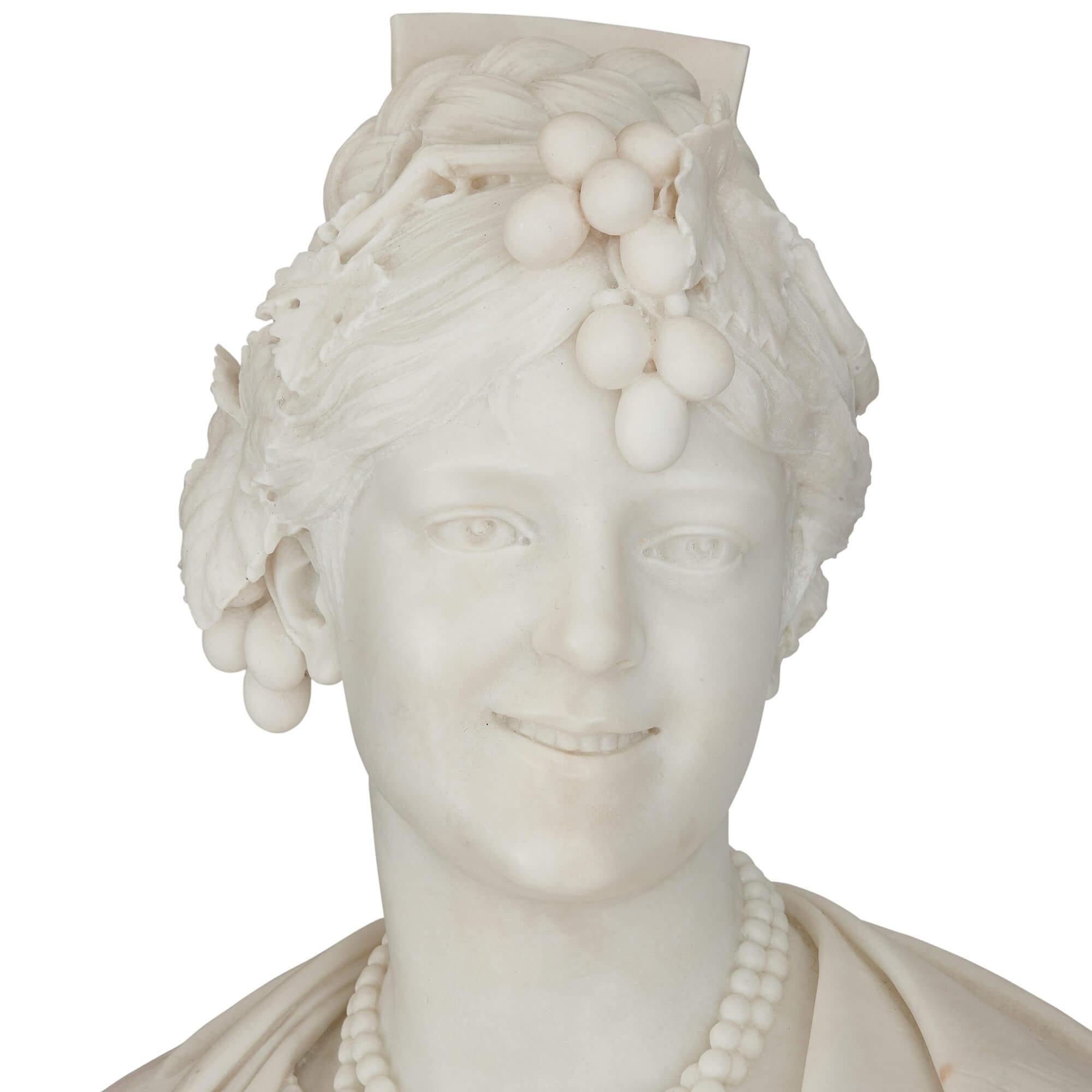 Sculpté Paire de bustes en marbre sculpté sur pied du sculpteur italien Arnaldo Fazzi en vente