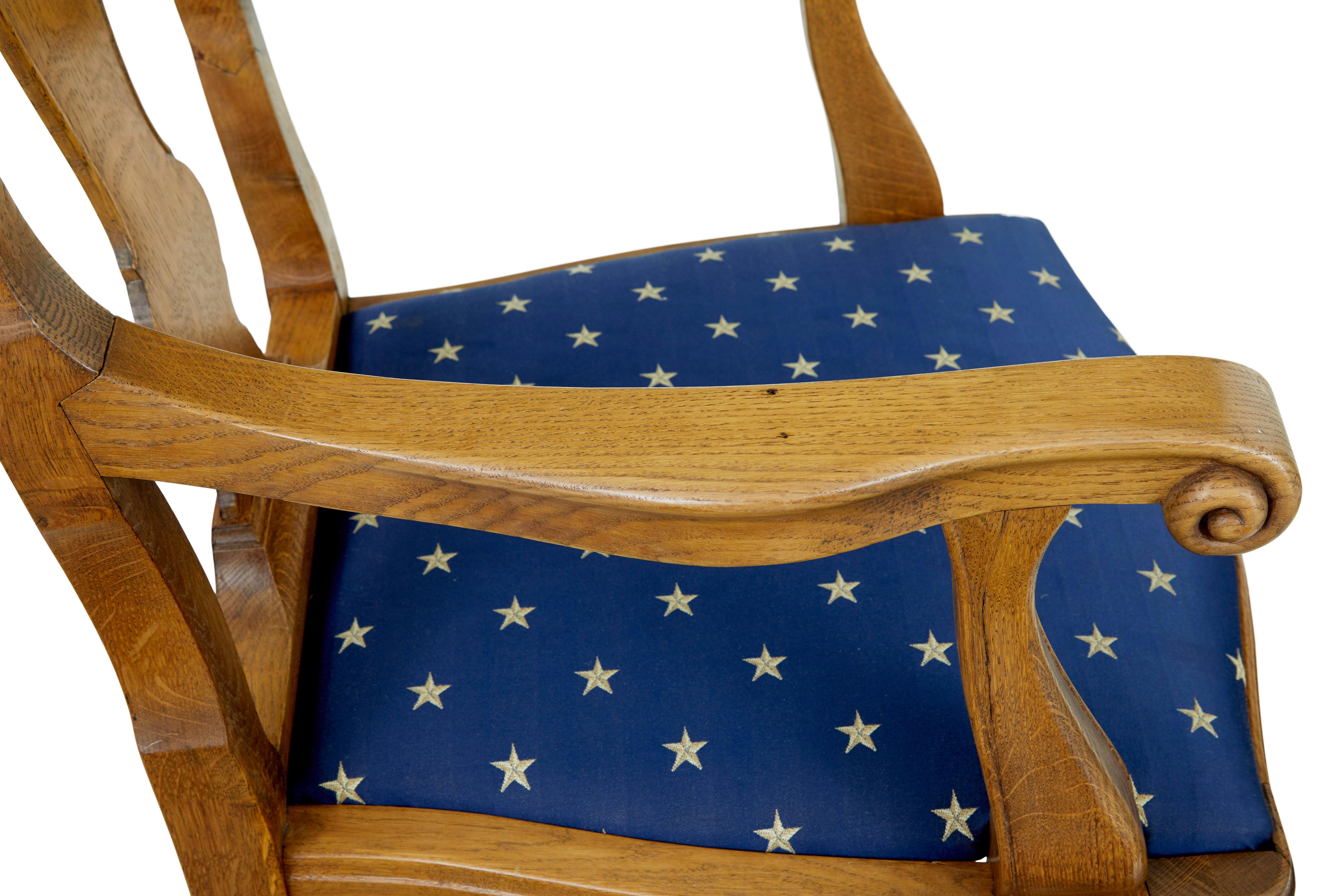 Tissu Pair of carved oak 19th century armchairs en vente