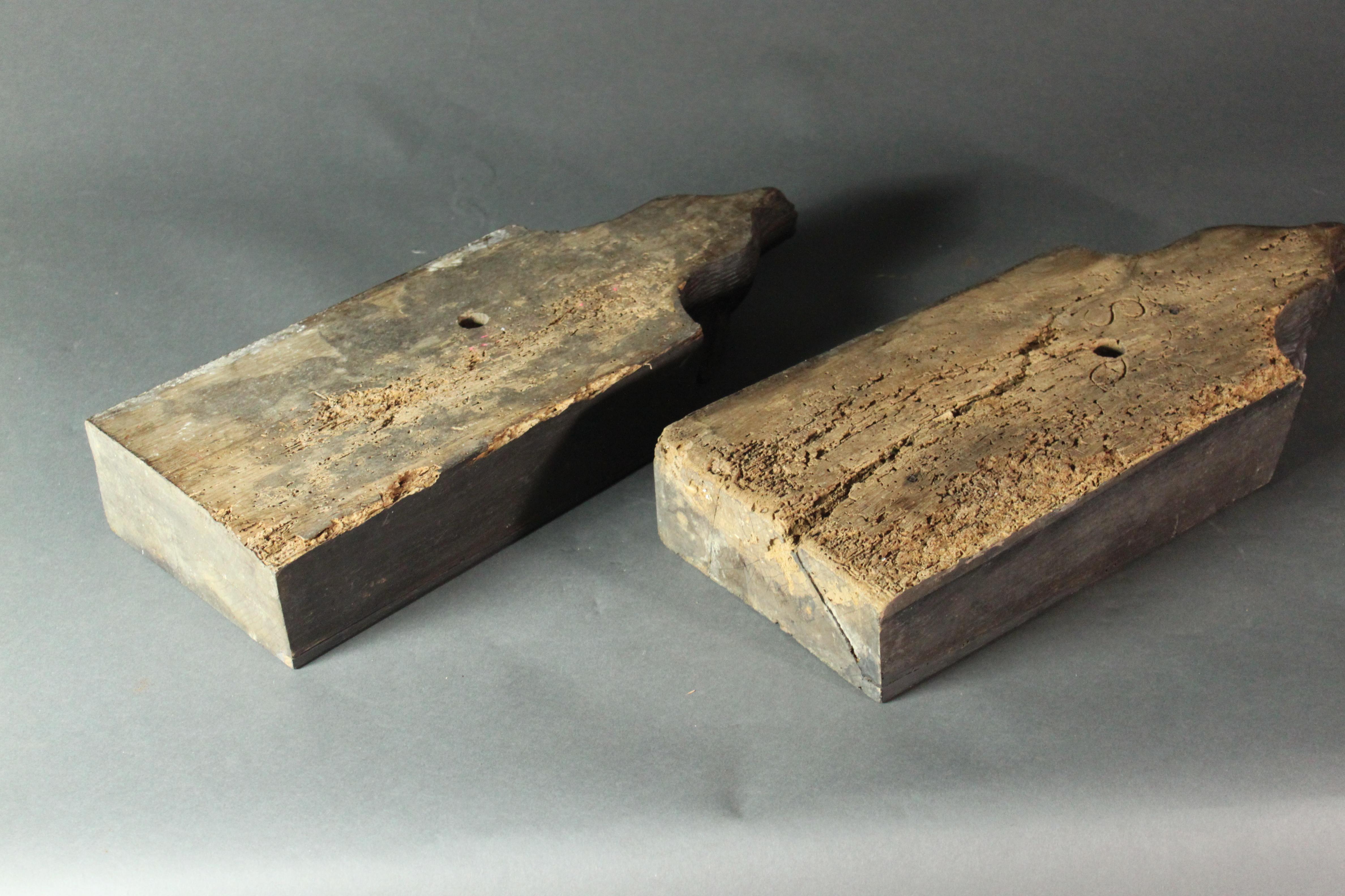 Early 19th Century Pair of Carved Oak Fox Corbels