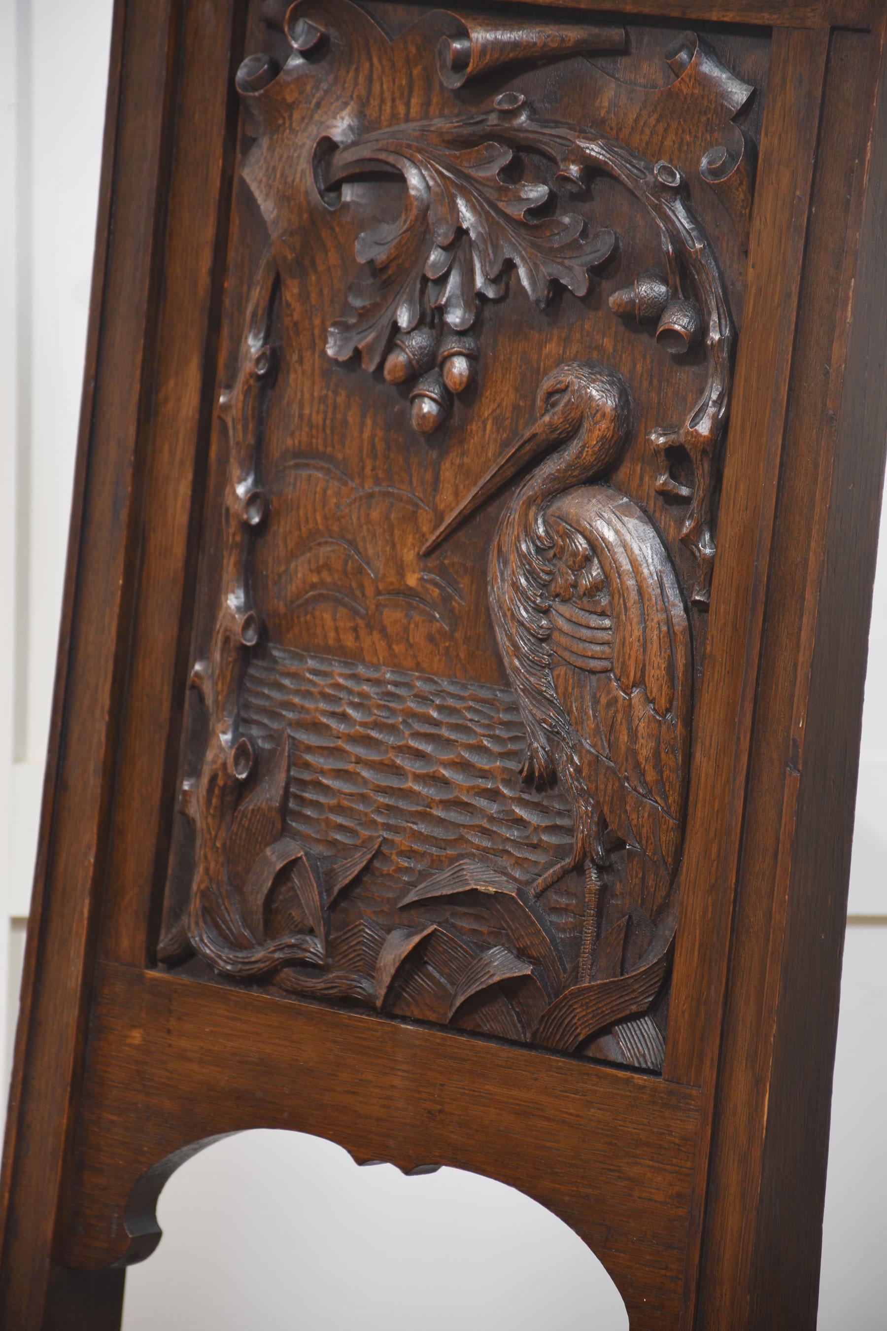 Pair of carved oak hall chairs im Zustand „Gut“ im Angebot in Cheshire, GB