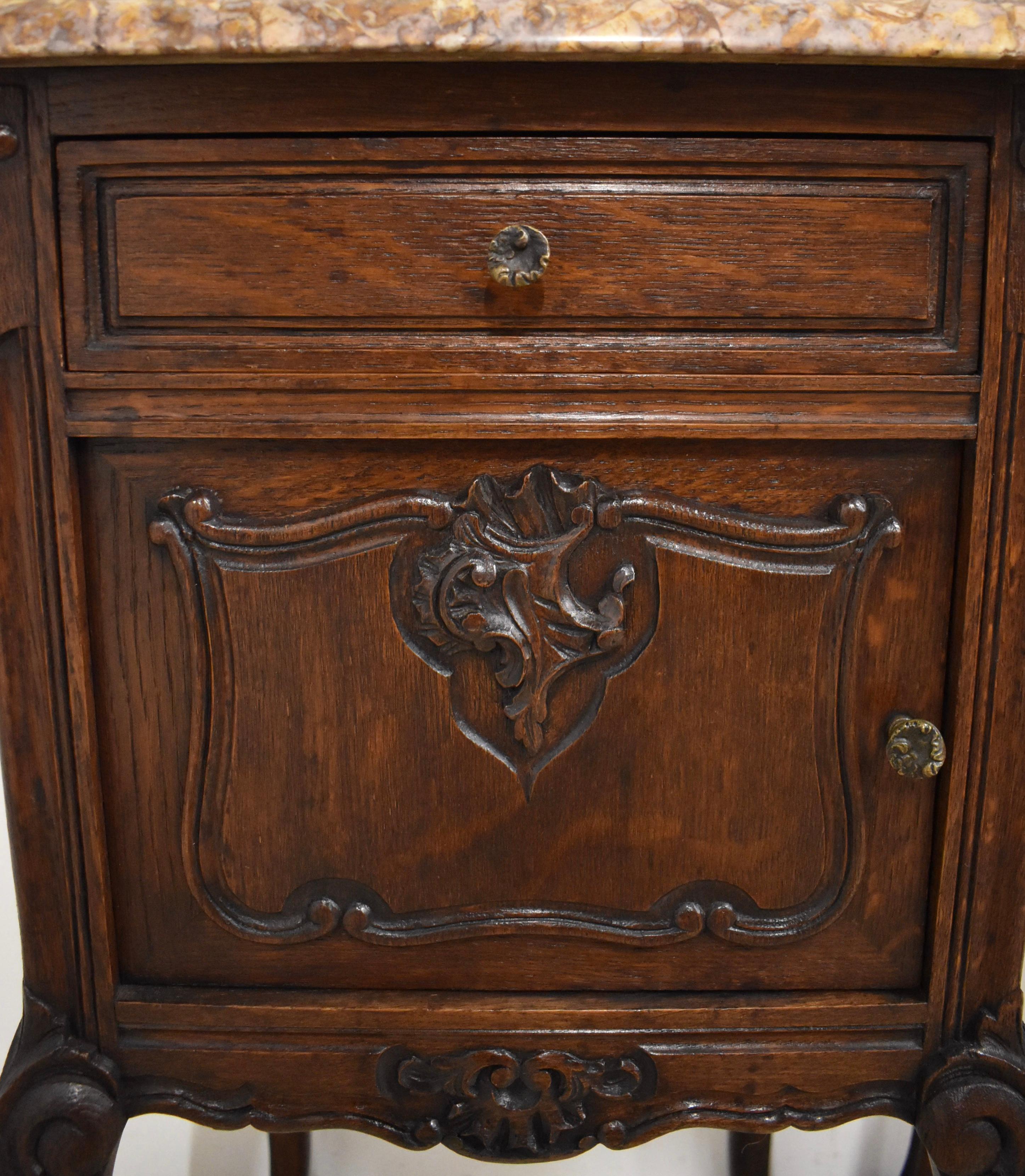 20th Century Pair of Carved Oak Nightstand Bedside Tables with Mable Tops, Circa 1900 For Sale