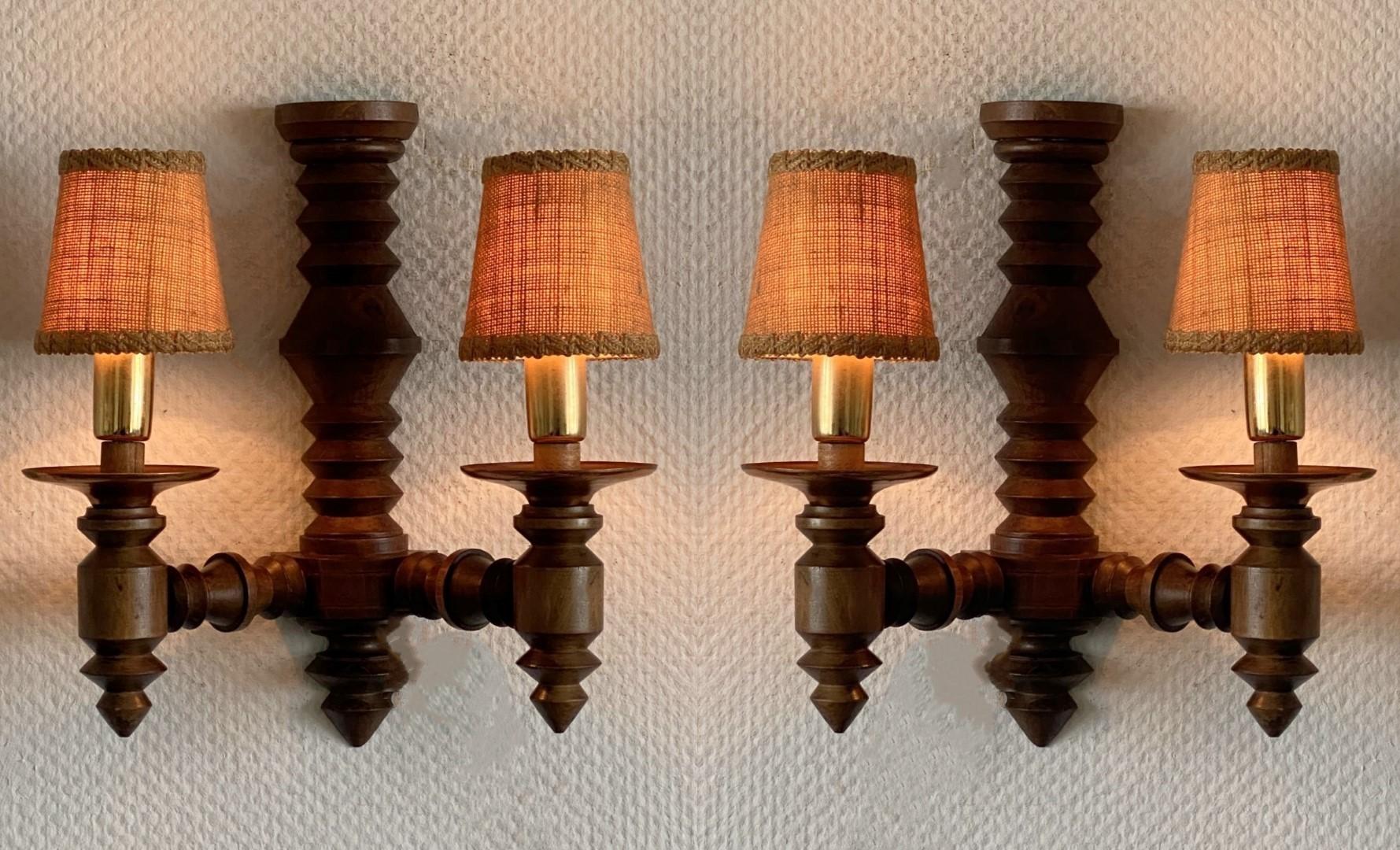 Pair of French Carved Wood Wall Sconces by Charles Dudouyt, 1940s In Good Condition For Sale In Frankfurt am Main, DE