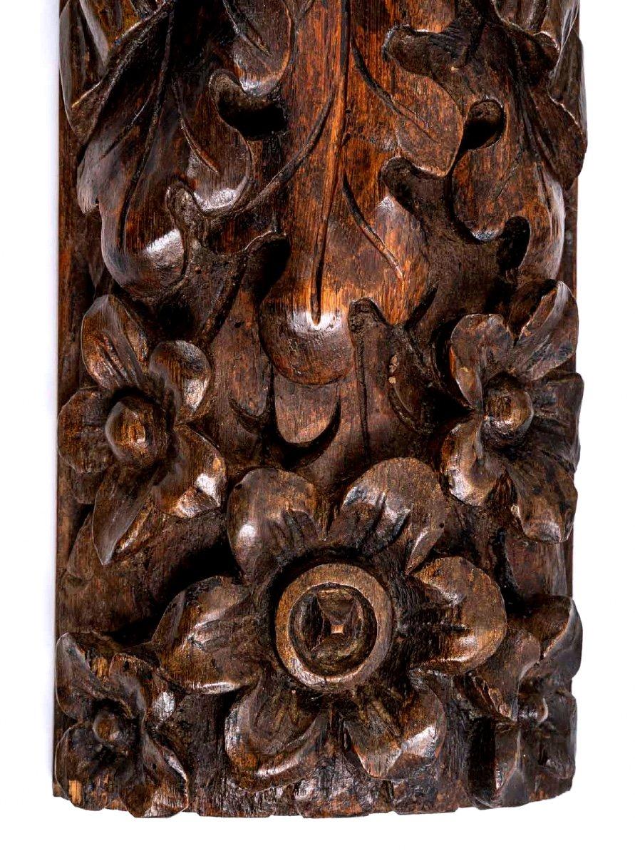 18th Century and Earlier Pair of Carved Oak Wood Panels, Saint-Jacques Le Majeur: Period: 17th Century For Sale