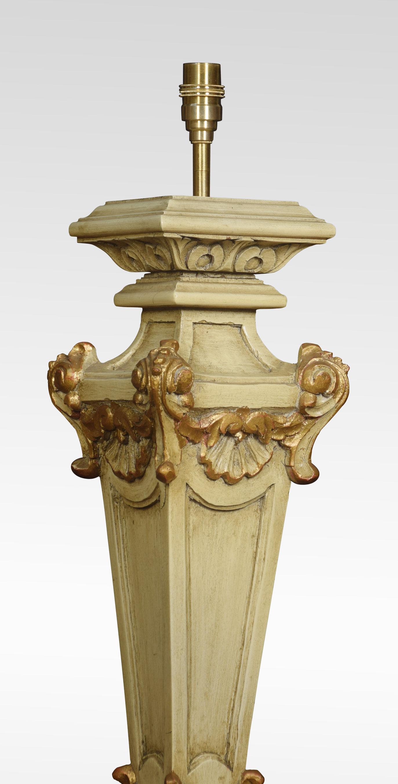 Pair of carved painted table lamps, the circular brass stem above square moulded top above tapered column with scrolling gilded detail. All raised up on square stepped base.
Dimensions
Height 26.5 inches
Width 8.5 inches
Depth 8.5 inches.