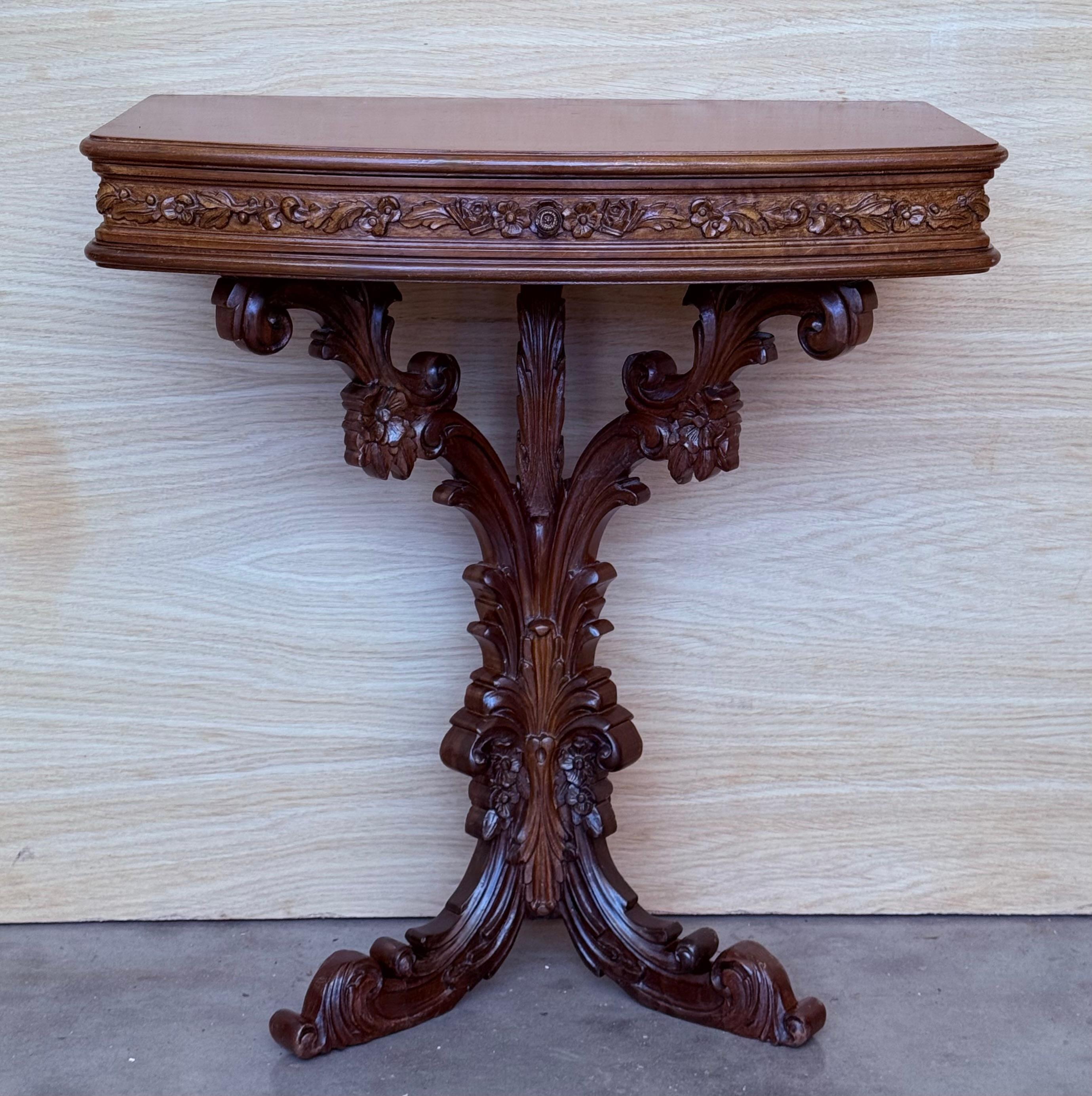 French Provincial Pair of Carved Pedestal Nightstands with drawer For Sale