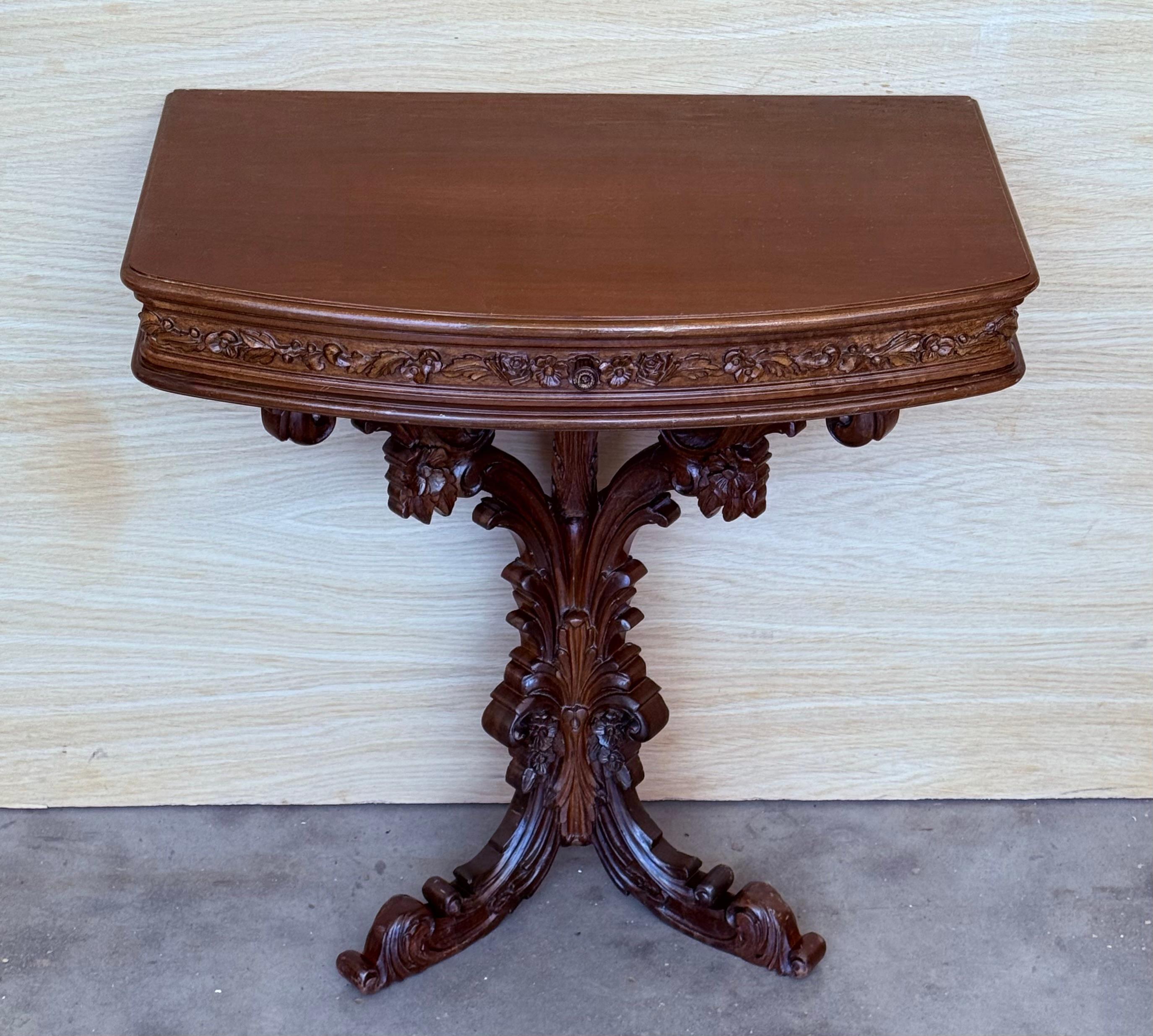20th Century Pair of Carved Pedestal Nightstands with drawer For Sale