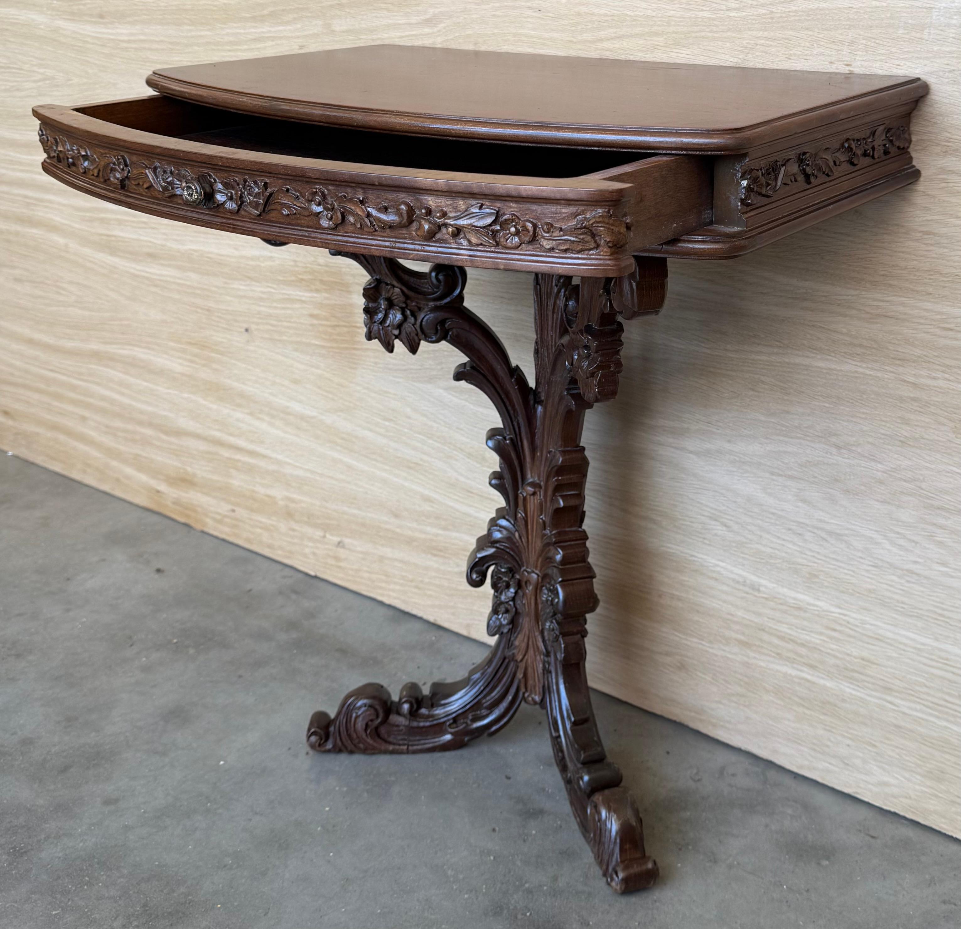 Walnut Pair of Carved Pedestal Nightstands with drawer For Sale