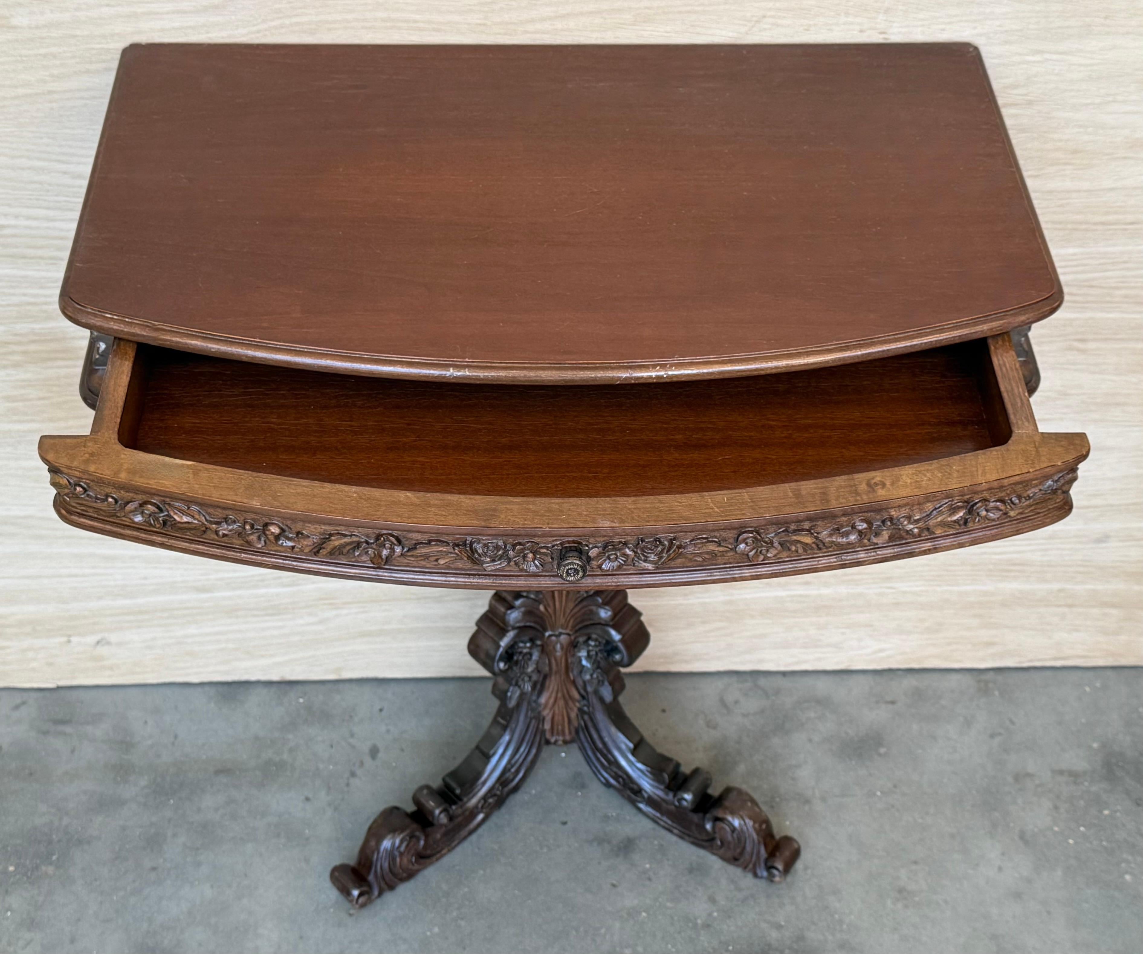 Pair of Carved Pedestal Nightstands with drawer For Sale 1