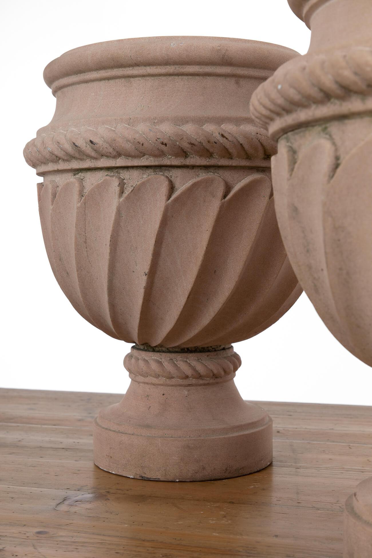 Pair of Carved Pink Stone Urns, 20th Century For Sale 2