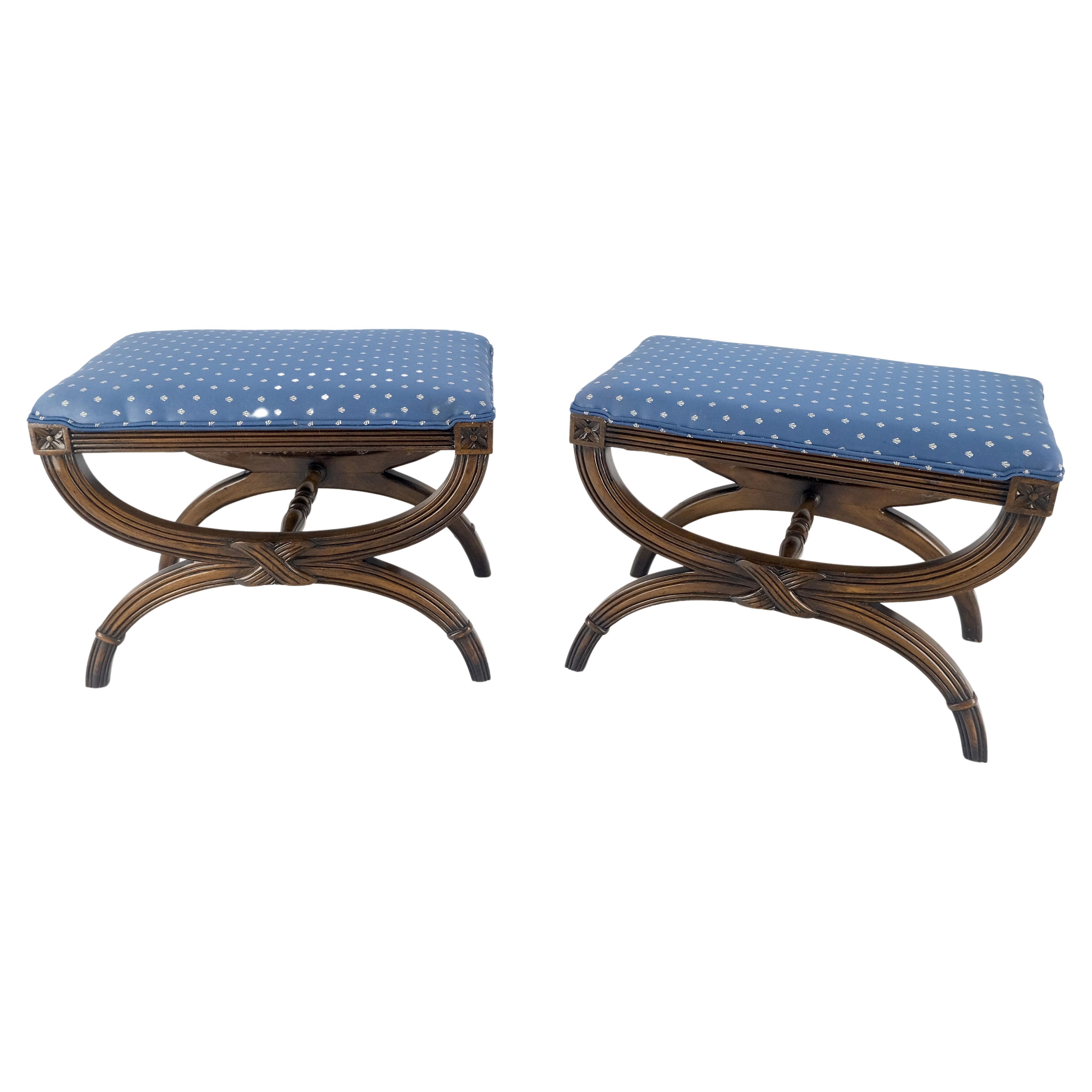 Americano Coppia di panche intagliate con tappezzeria blu in stile Regency MINT in vendita