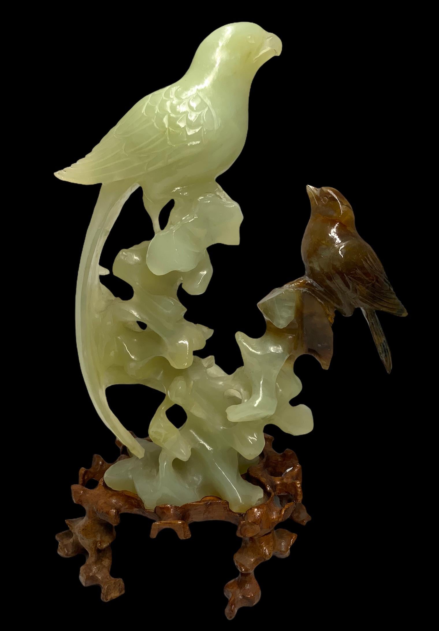 Pair of Carved Russet Jade Bird and Jade Parrot Sculptures In Good Condition In Guaynabo, PR